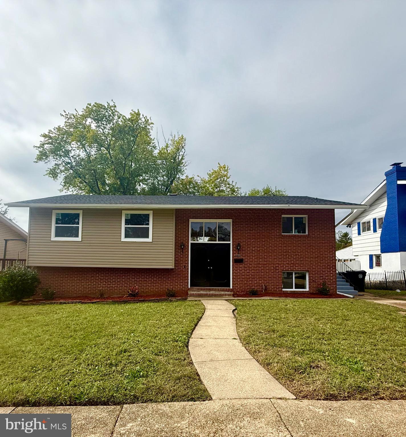 WINDSOR  MILL - Residential