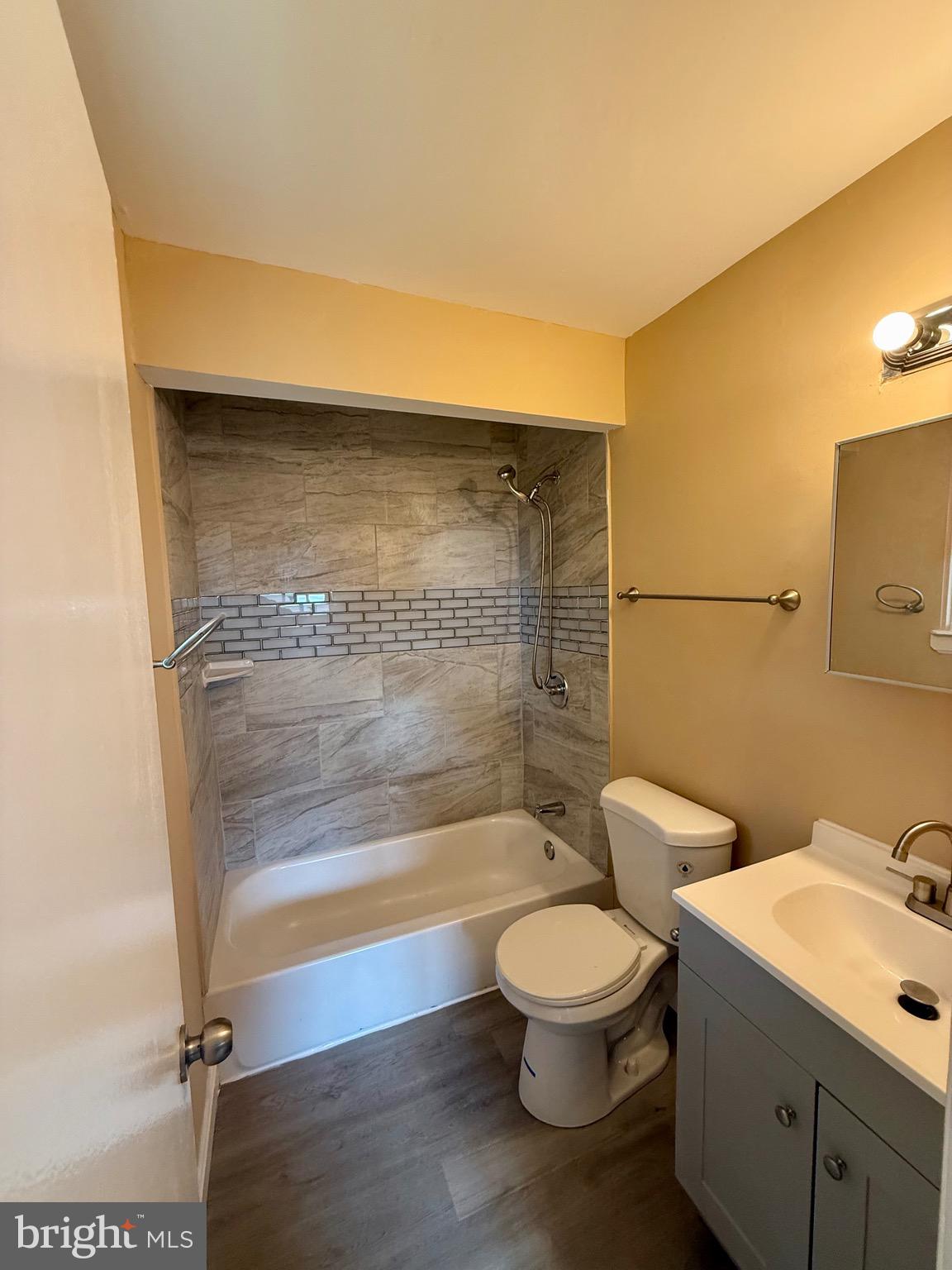 WINDSOR  MILL - Residential