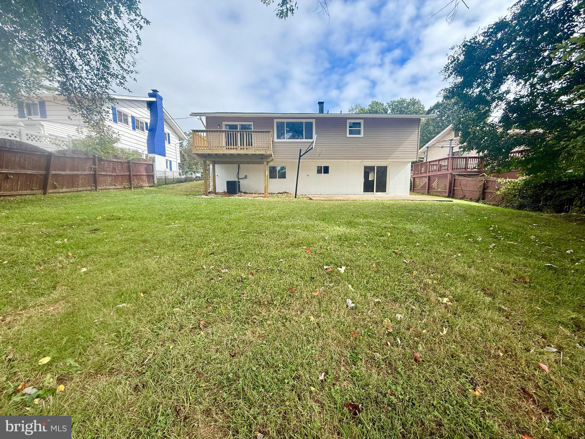 WINDSOR  MILL - Residential