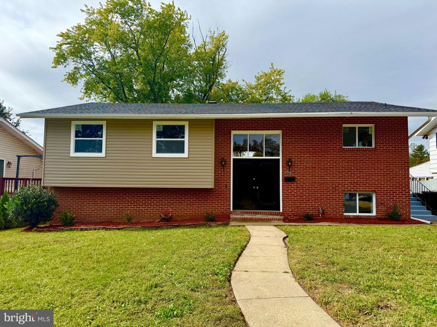 NICE FULLY UPDATED SPLIT FOYER WITH 5 BEDROOM ,3 FULL BATHROOM,FINISHED BASEMENT,
NEW KITCHEN S.S APPLIANCES,NEW ROOF,UPDATED BATHROOM,NEW FLOORING ,NEW DECK,
FRESHLY PAINT,NEW SIDING,NEW WINDOWS,MANY MORE MUST SEE