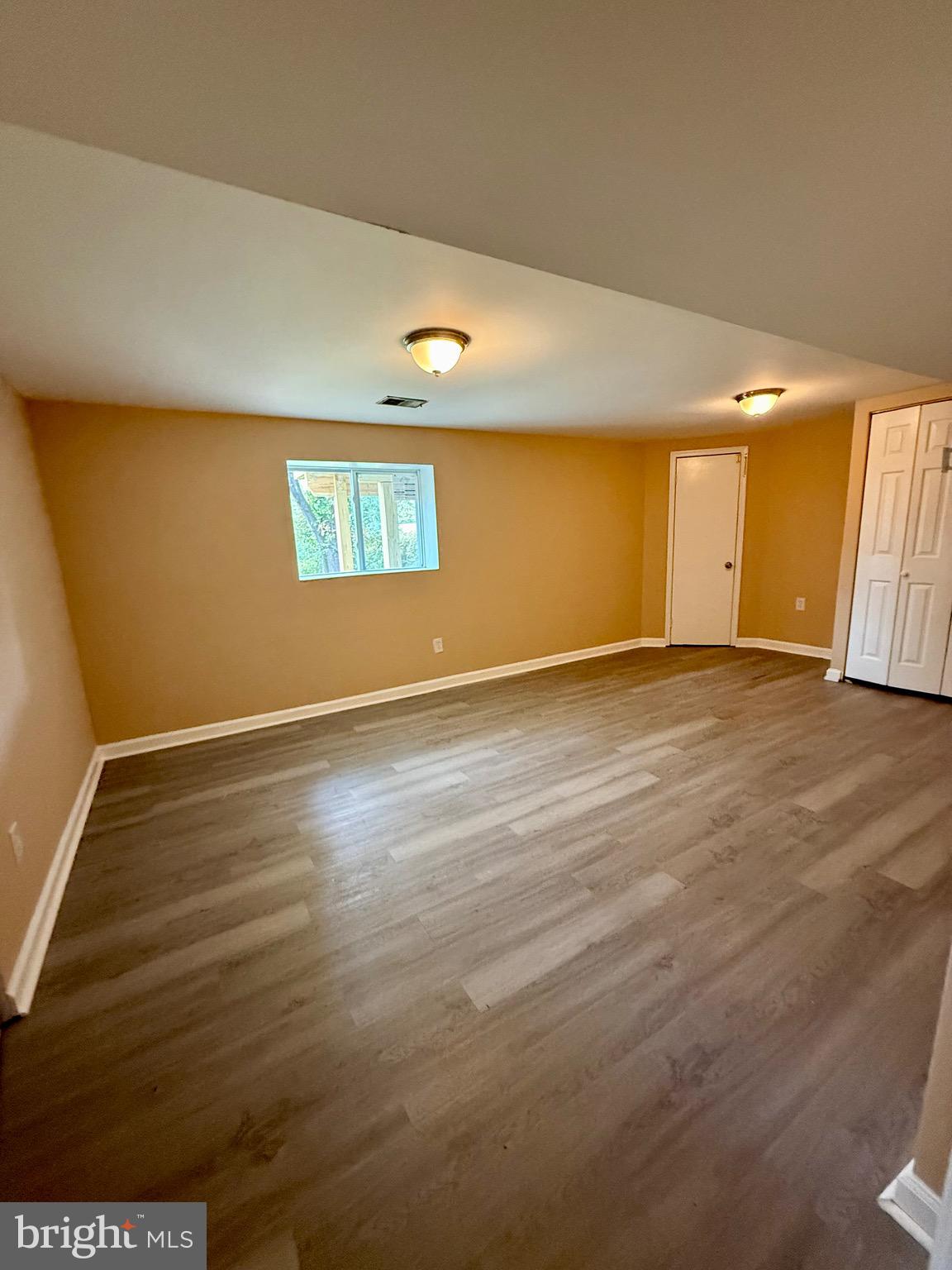 WINDSOR  MILL - Residential