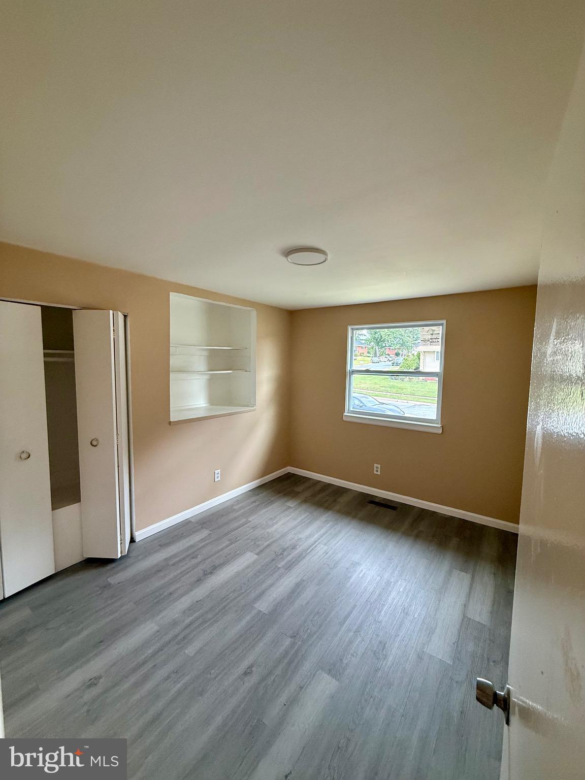 WINDSOR  MILL - Residential