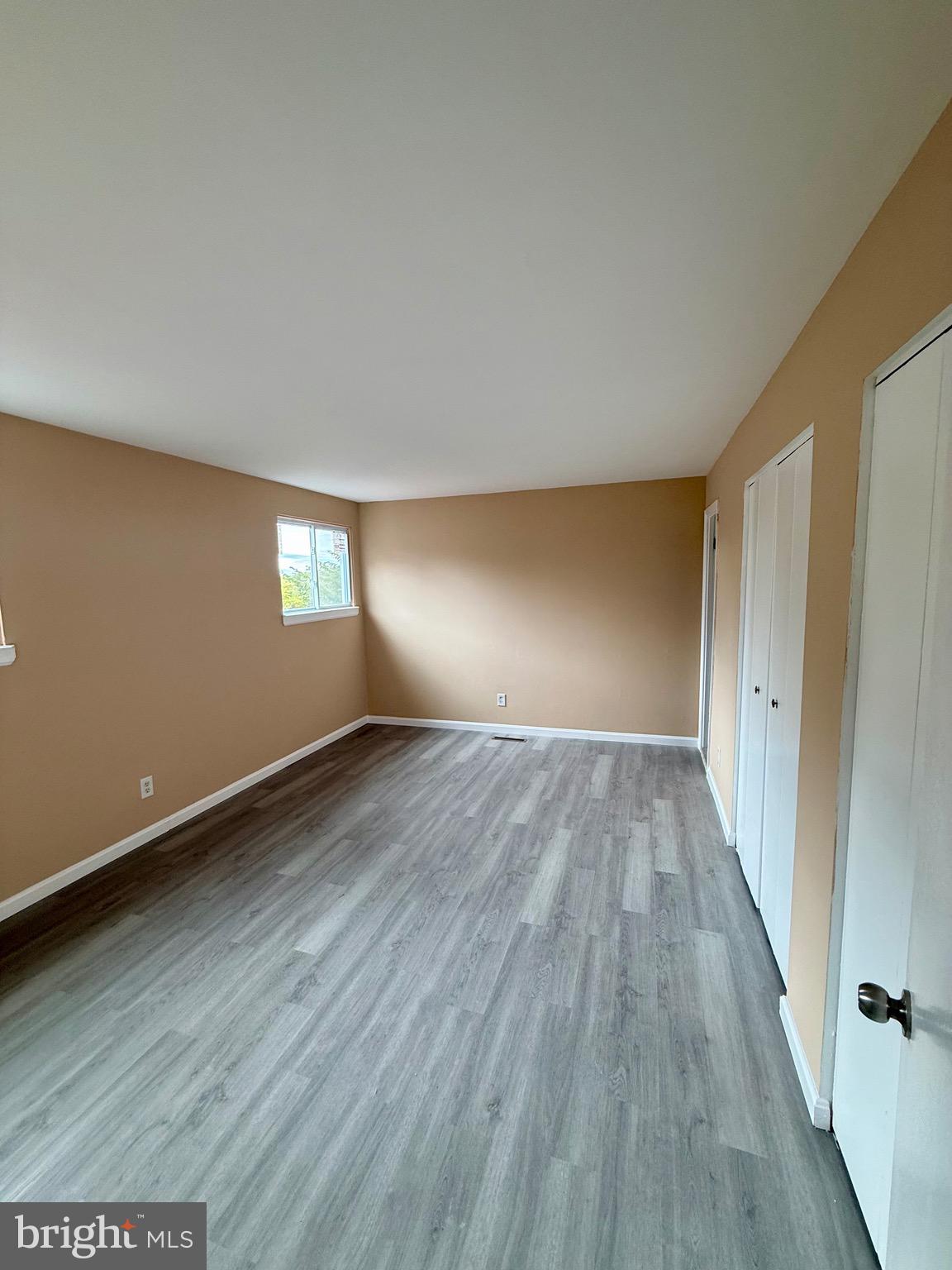 WINDSOR  MILL - Residential