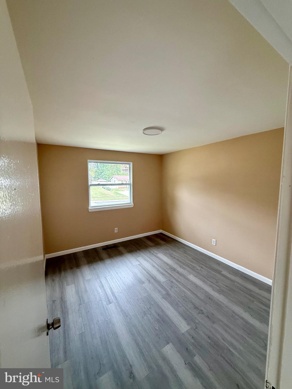 WINDSOR  MILL - Residential