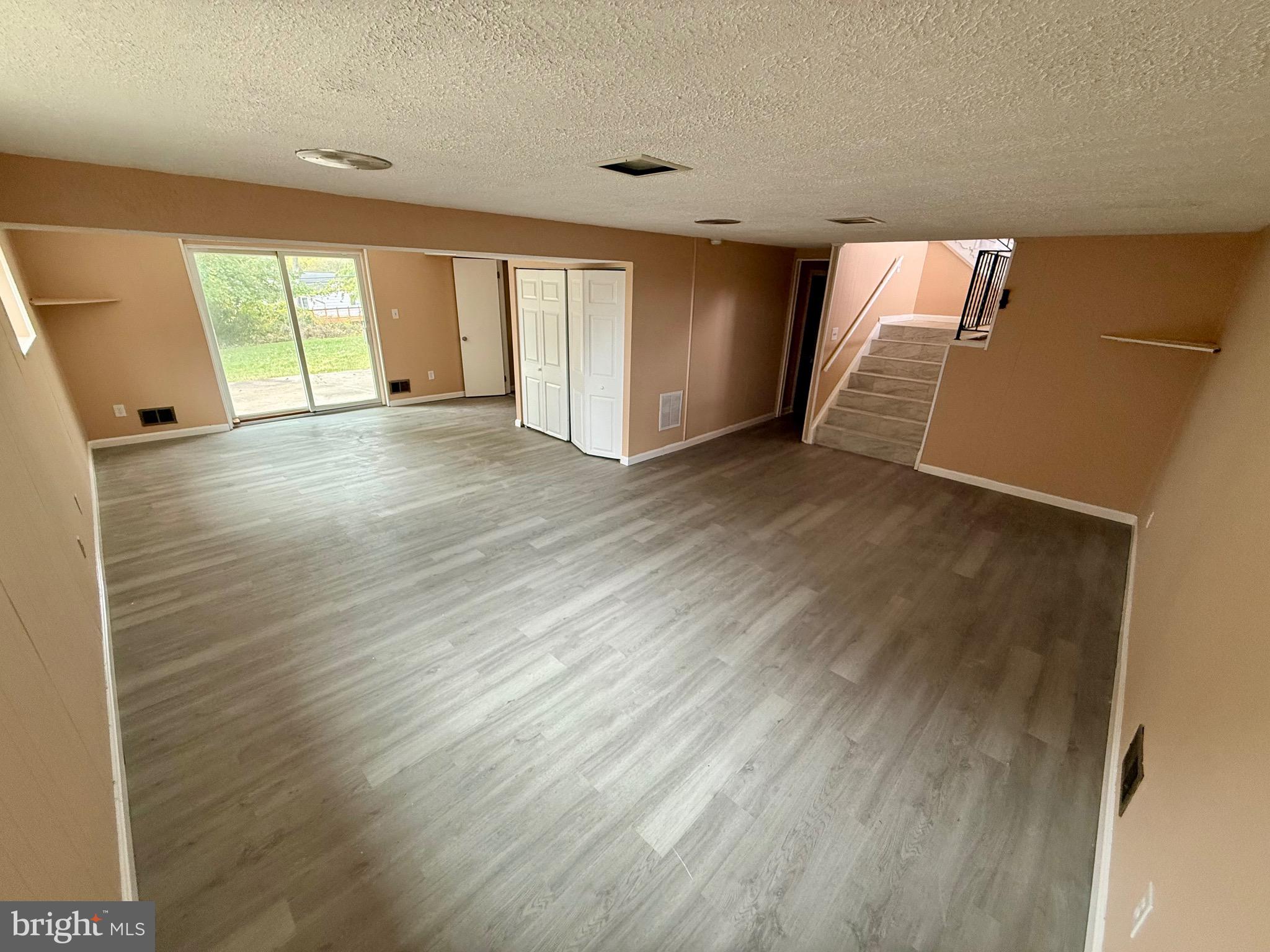 WINDSOR  MILL - Residential