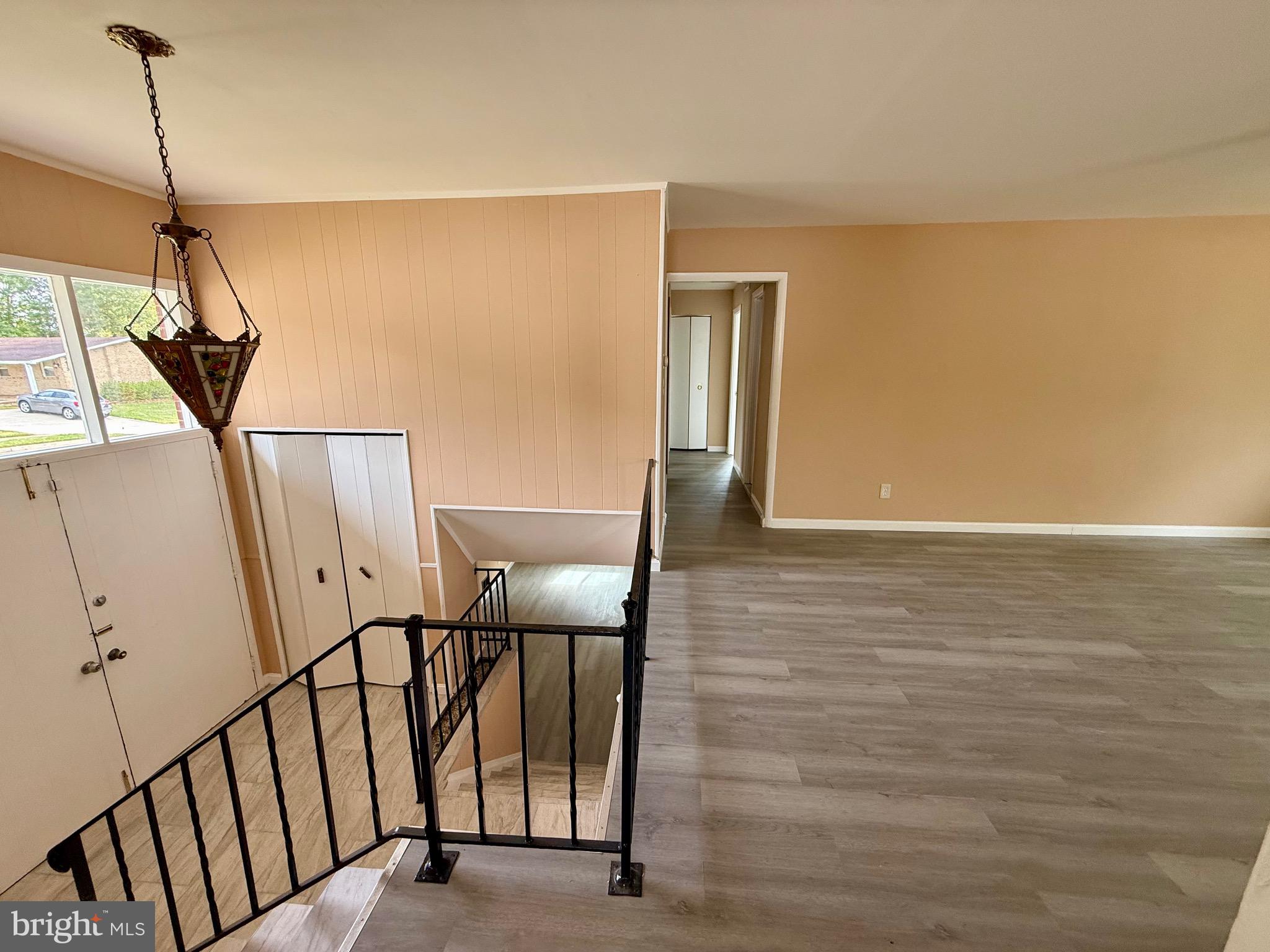 WINDSOR  MILL - Residential