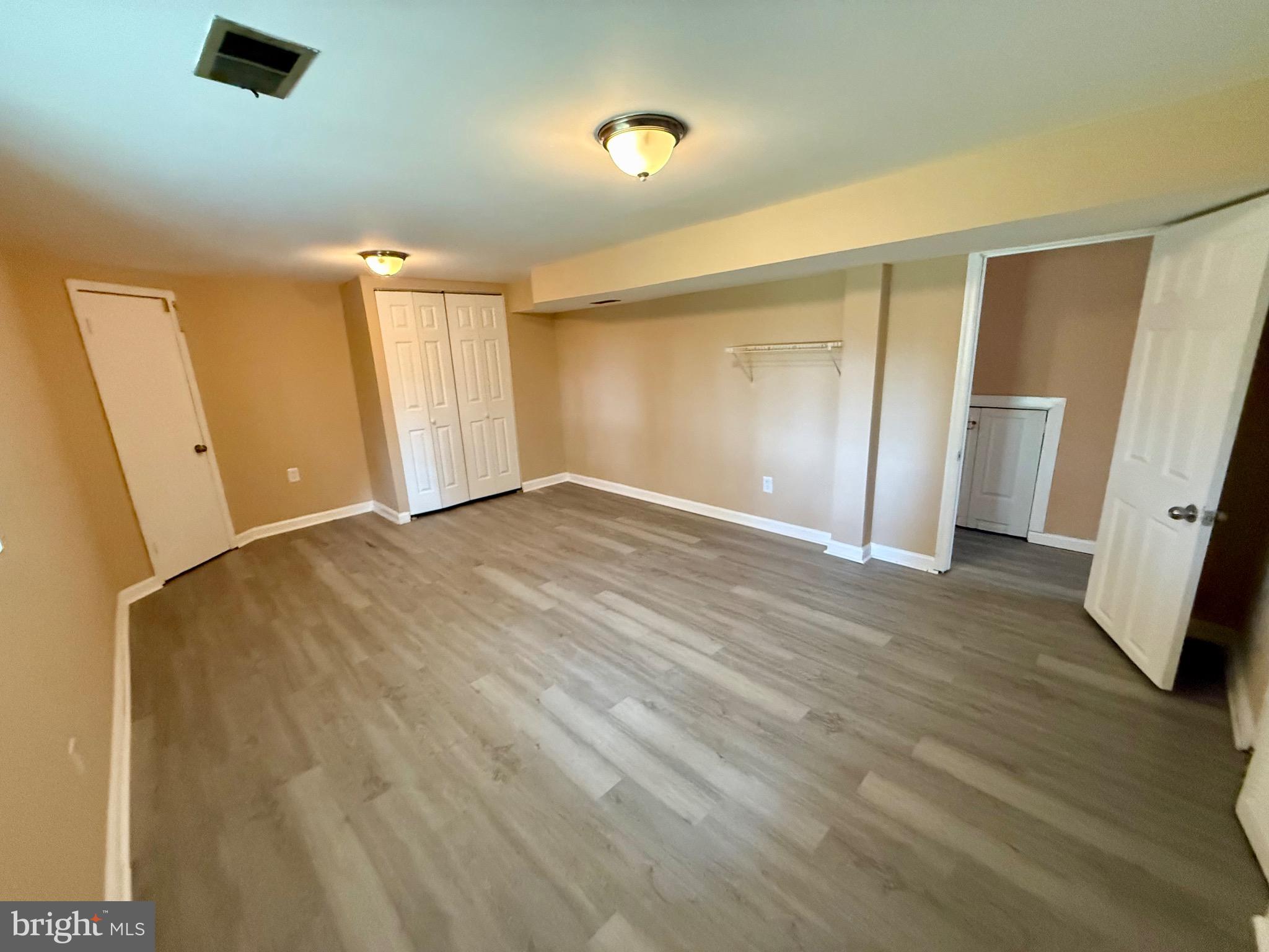 WINDSOR  MILL - Residential