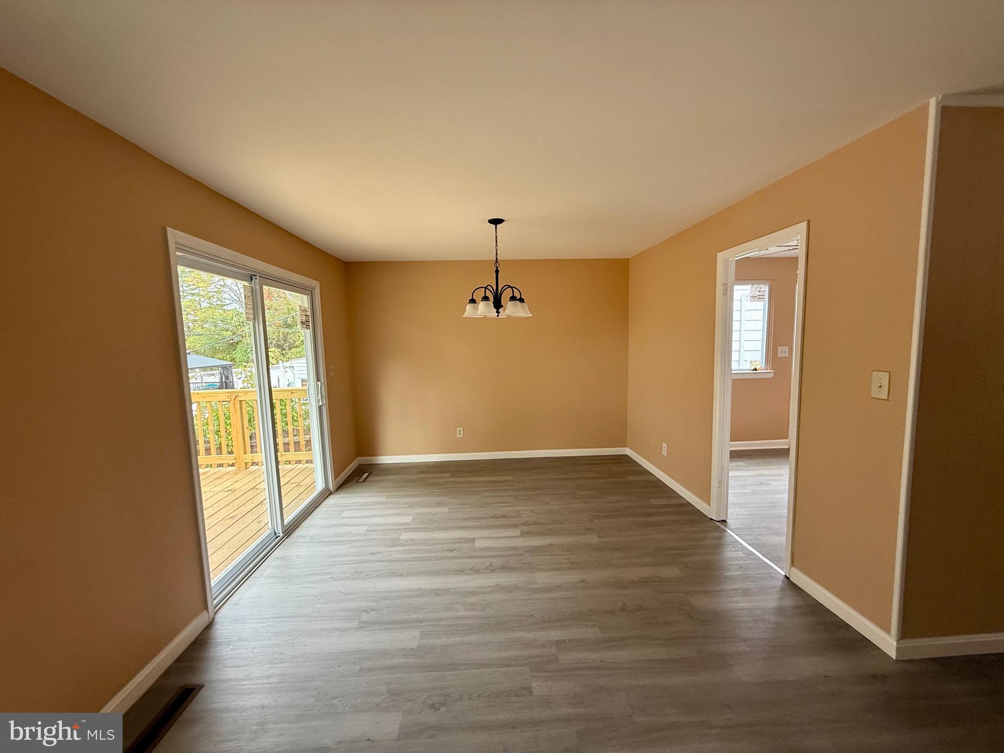 WINDSOR  MILL - Residential