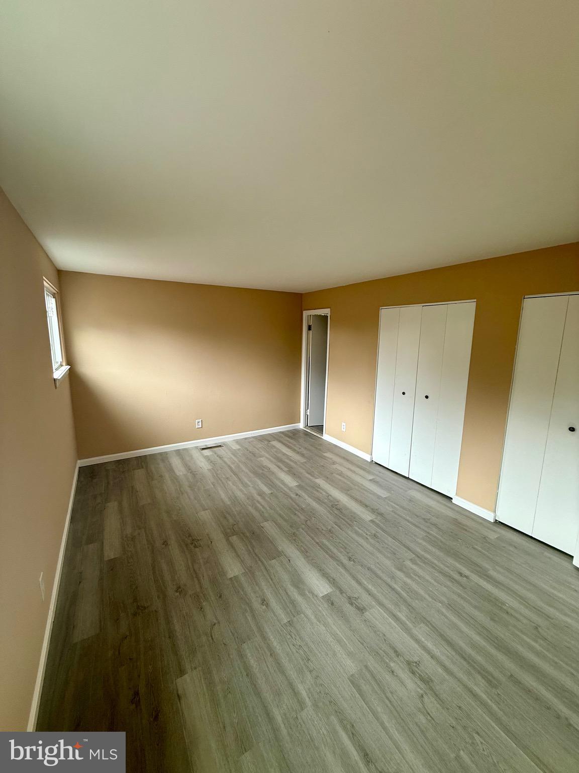 WINDSOR  MILL - Residential