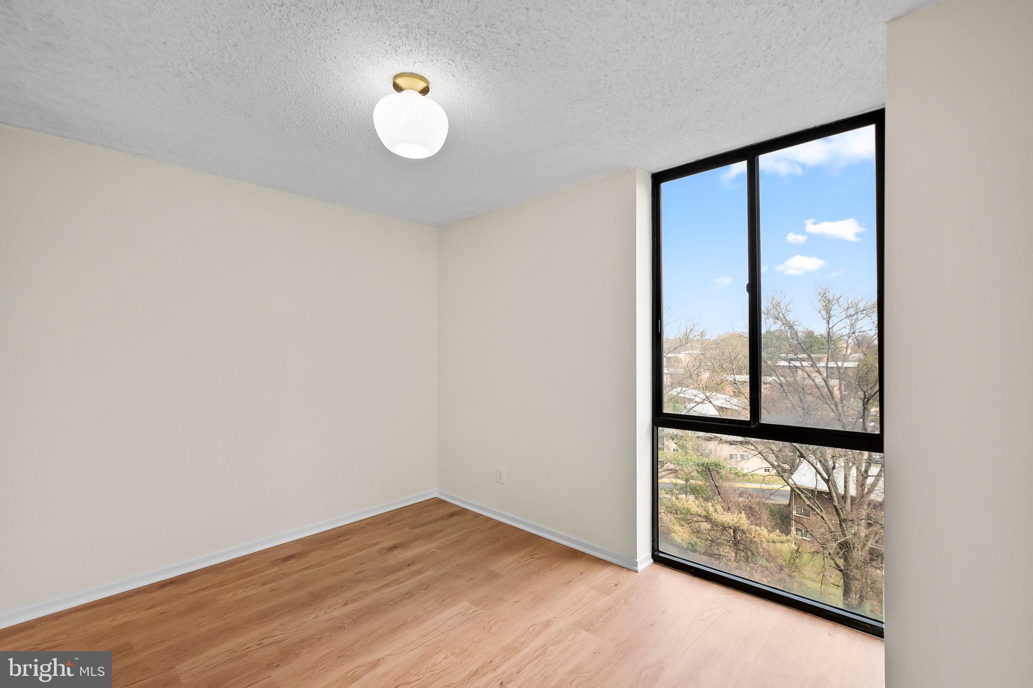 IDYLWOOD TOWERS CONDO - Residential