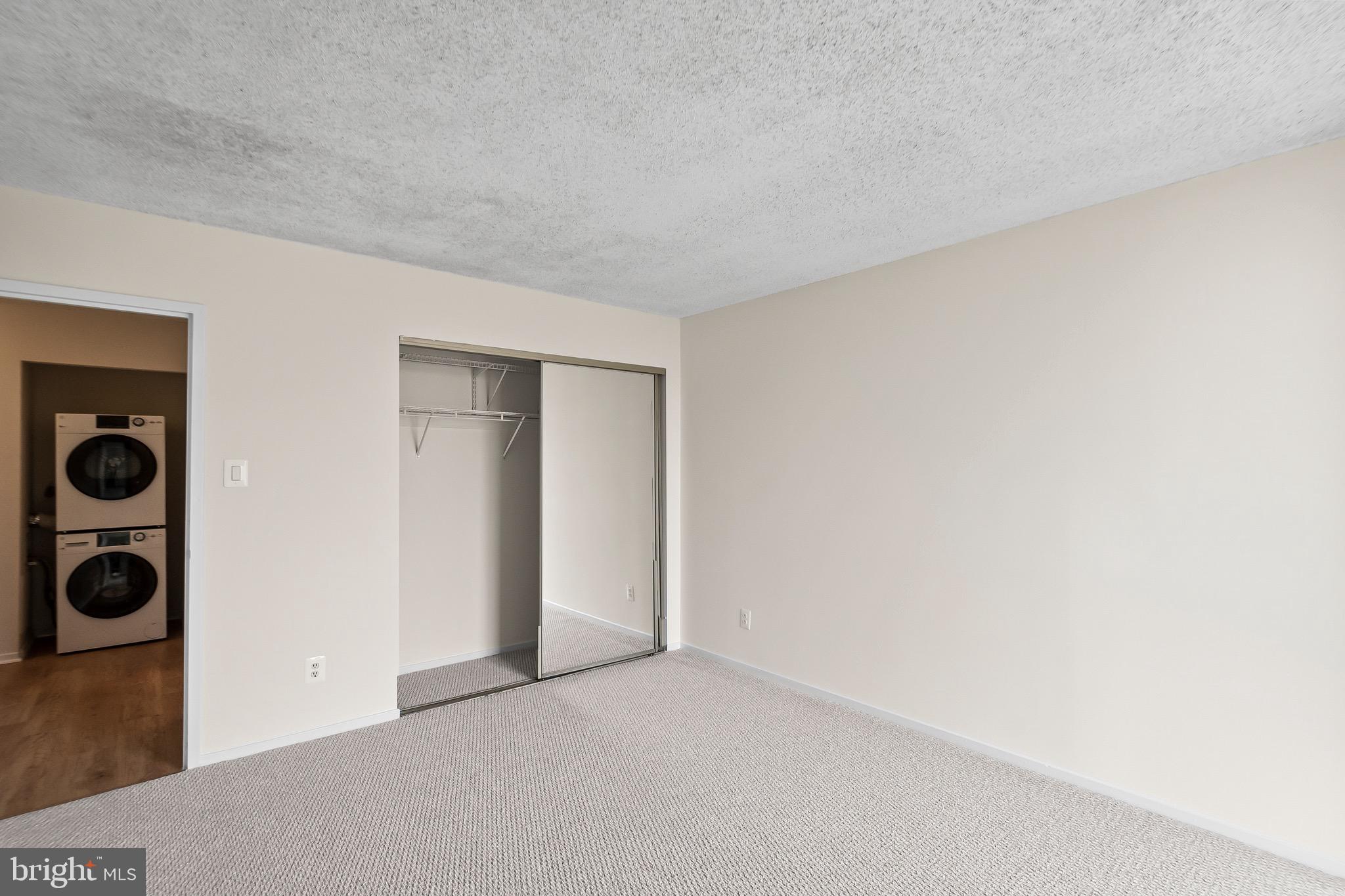 IDYLWOOD TOWERS CONDO - Residential