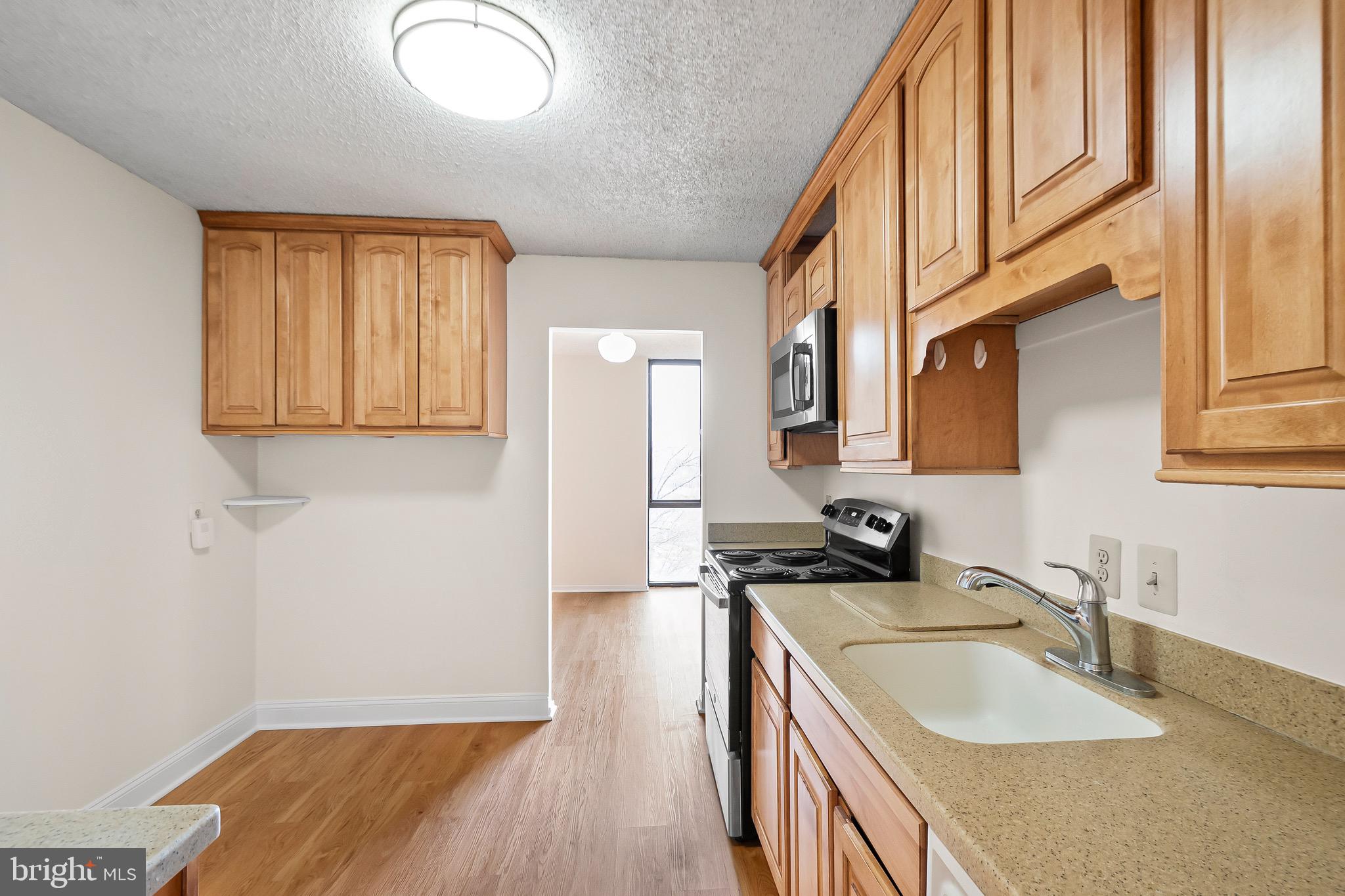 IDYLWOOD TOWERS CONDO - Residential