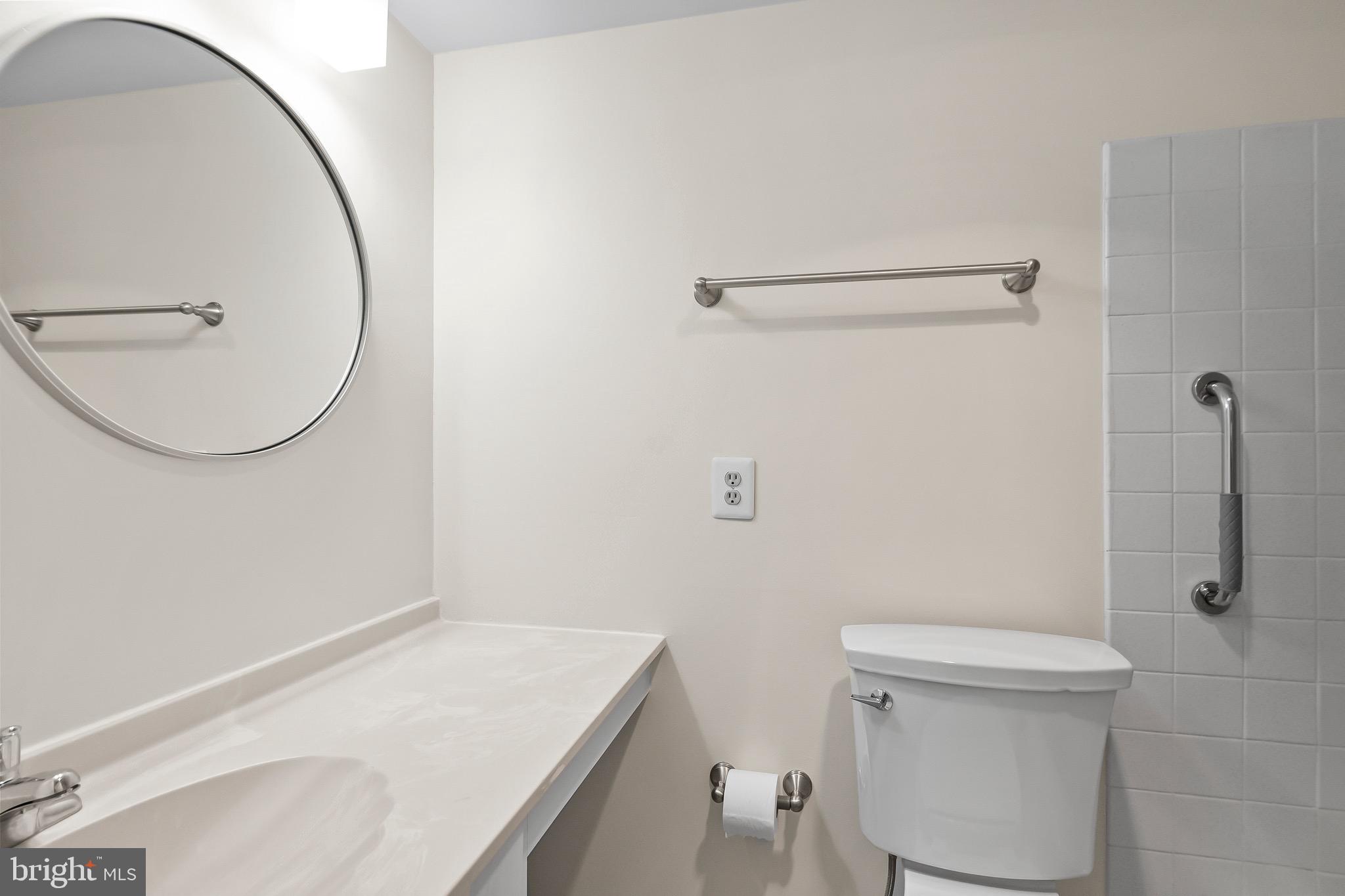 IDYLWOOD TOWERS CONDO - Residential