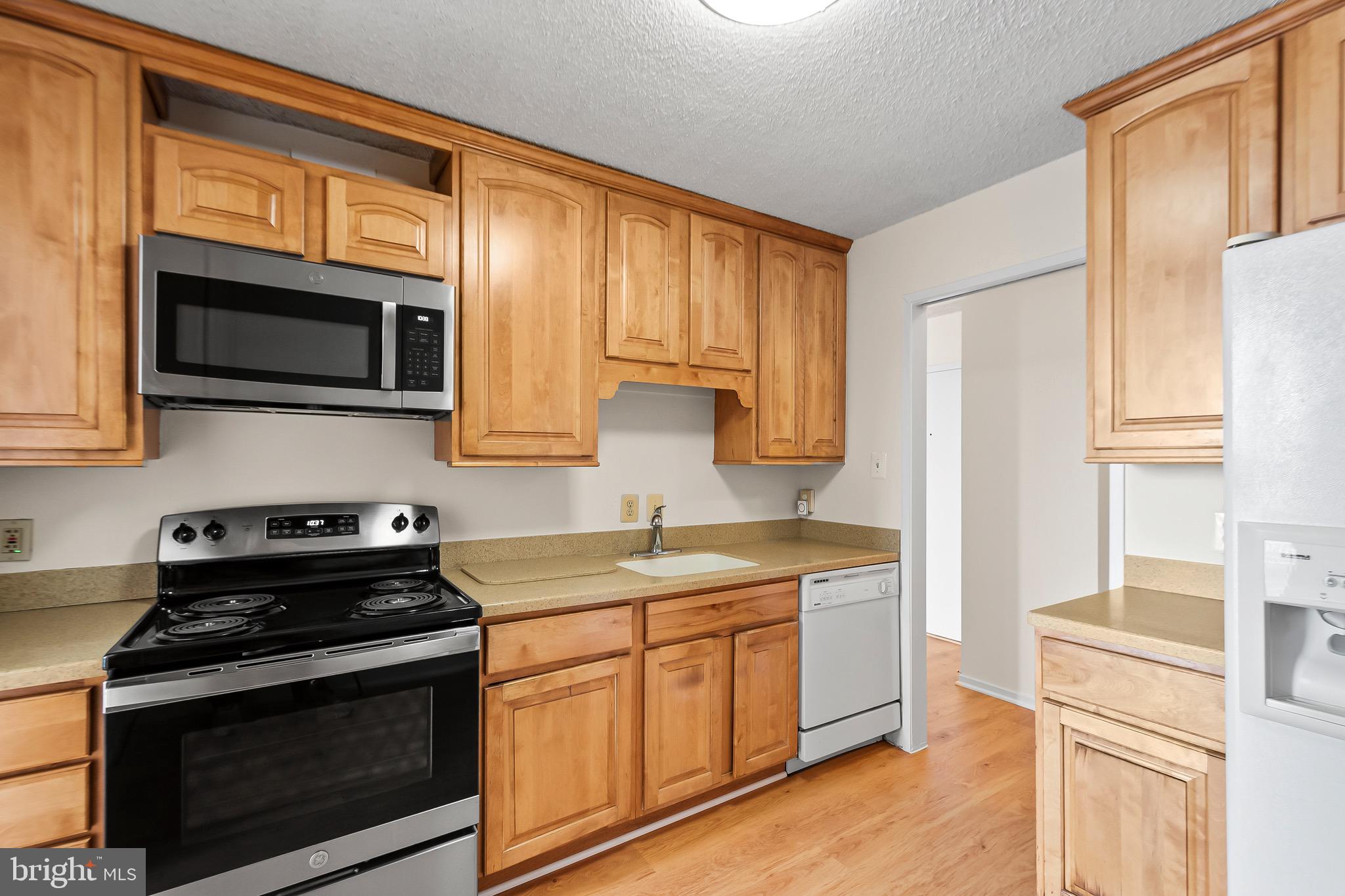 IDYLWOOD TOWERS CONDO - Residential