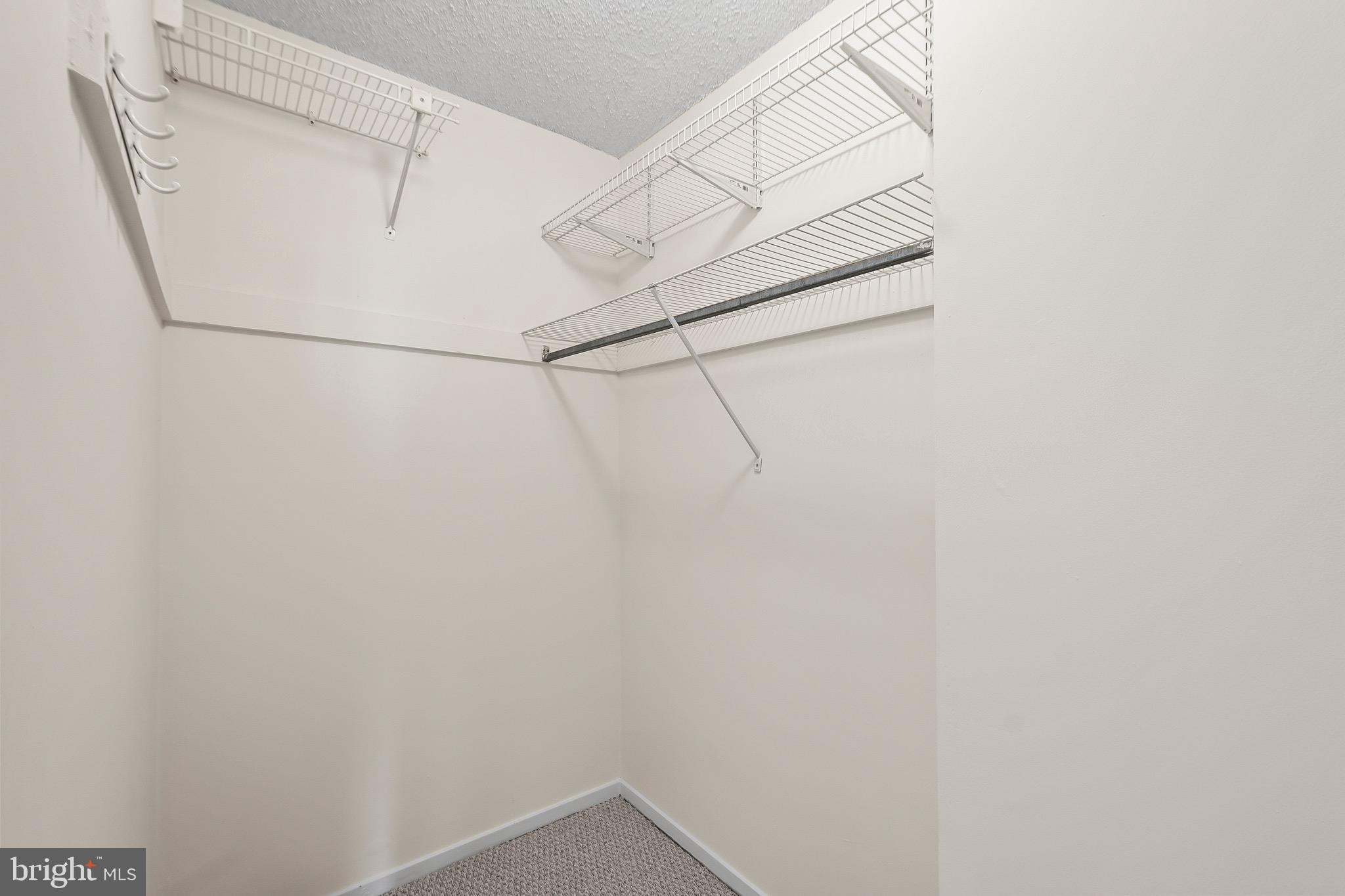 IDYLWOOD TOWERS CONDO - Residential