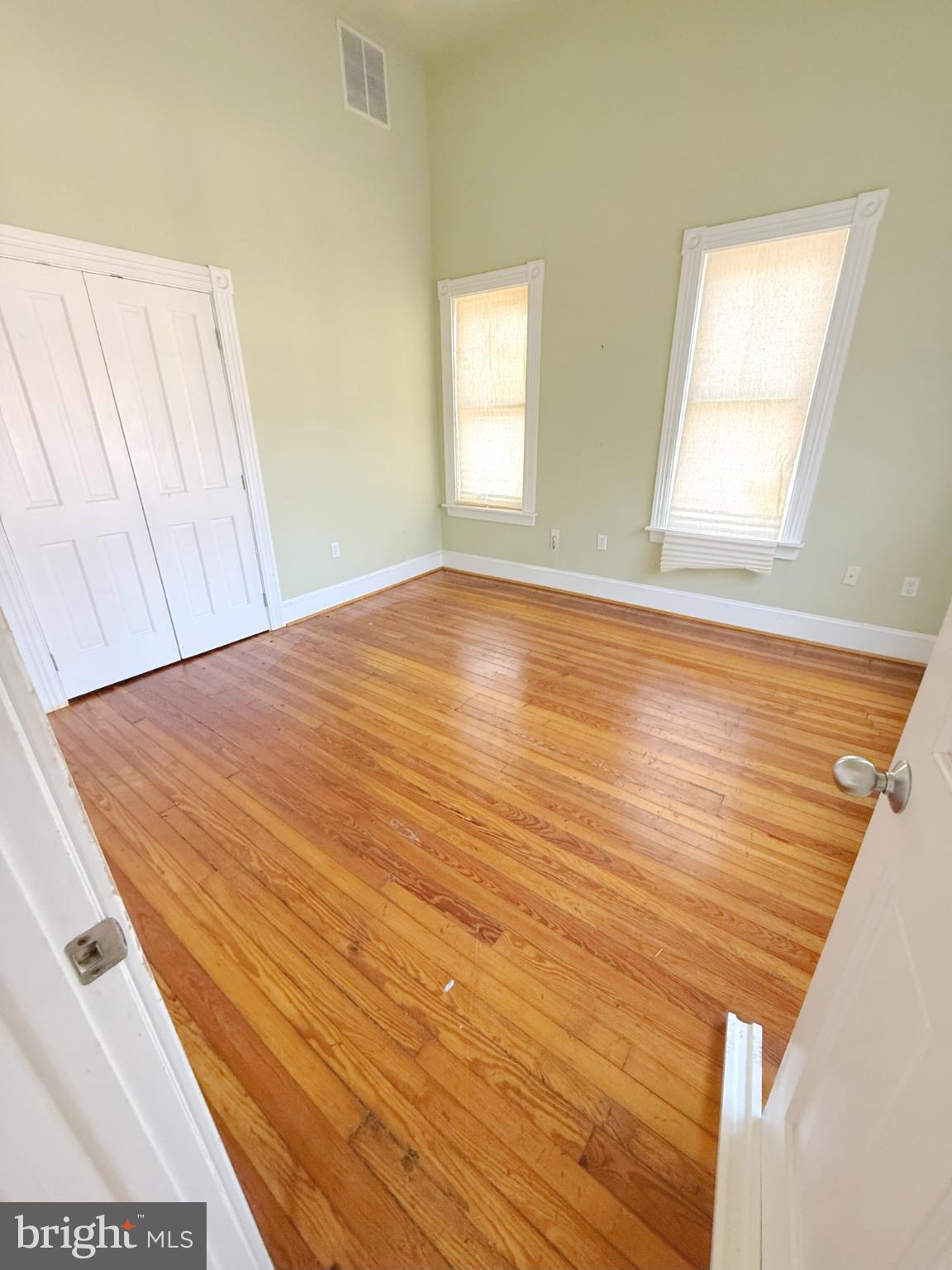 MURRAY HILL - Residential