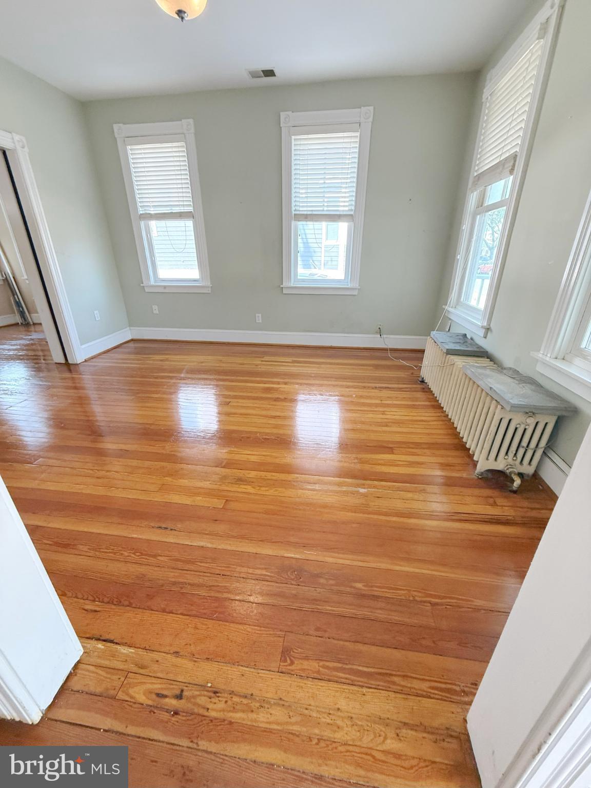 MURRAY HILL - Residential