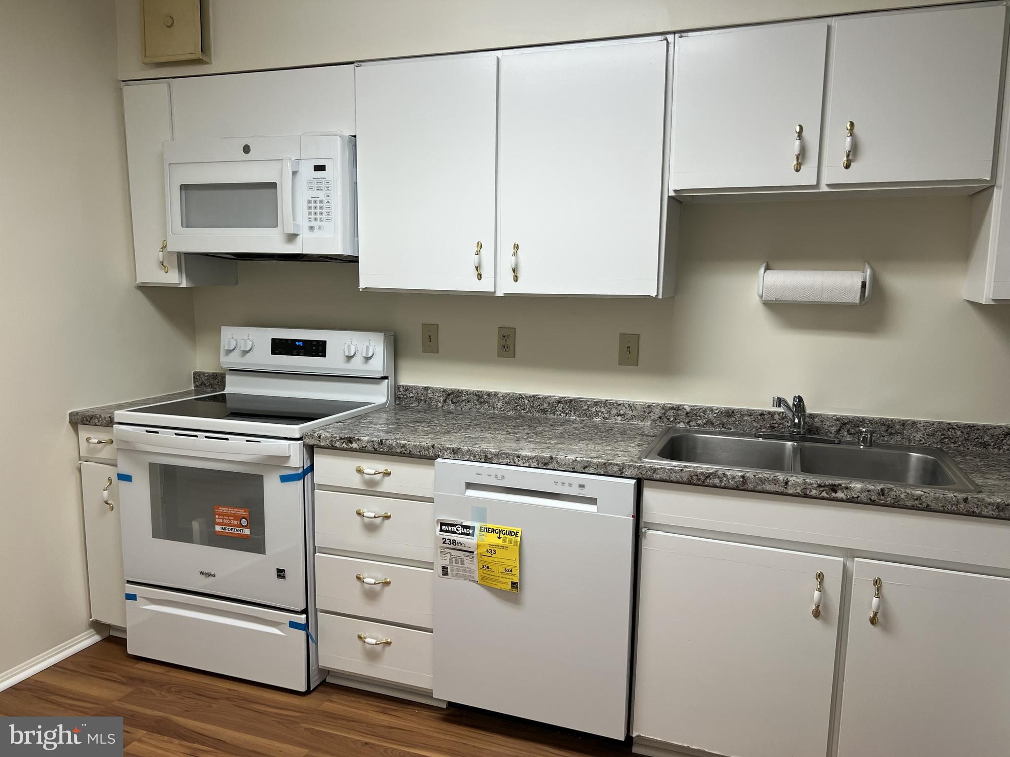 LEISURE WORLD - Residential Lease