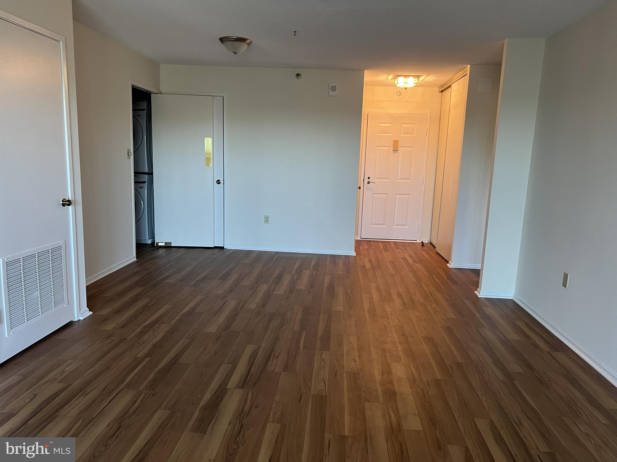 15101 INTERLACHEN DRIVE 1-819