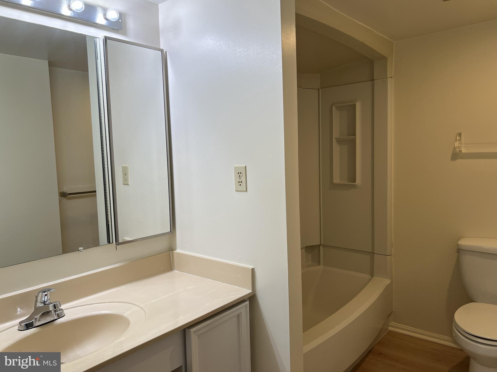 LEISURE WORLD - Residential Lease