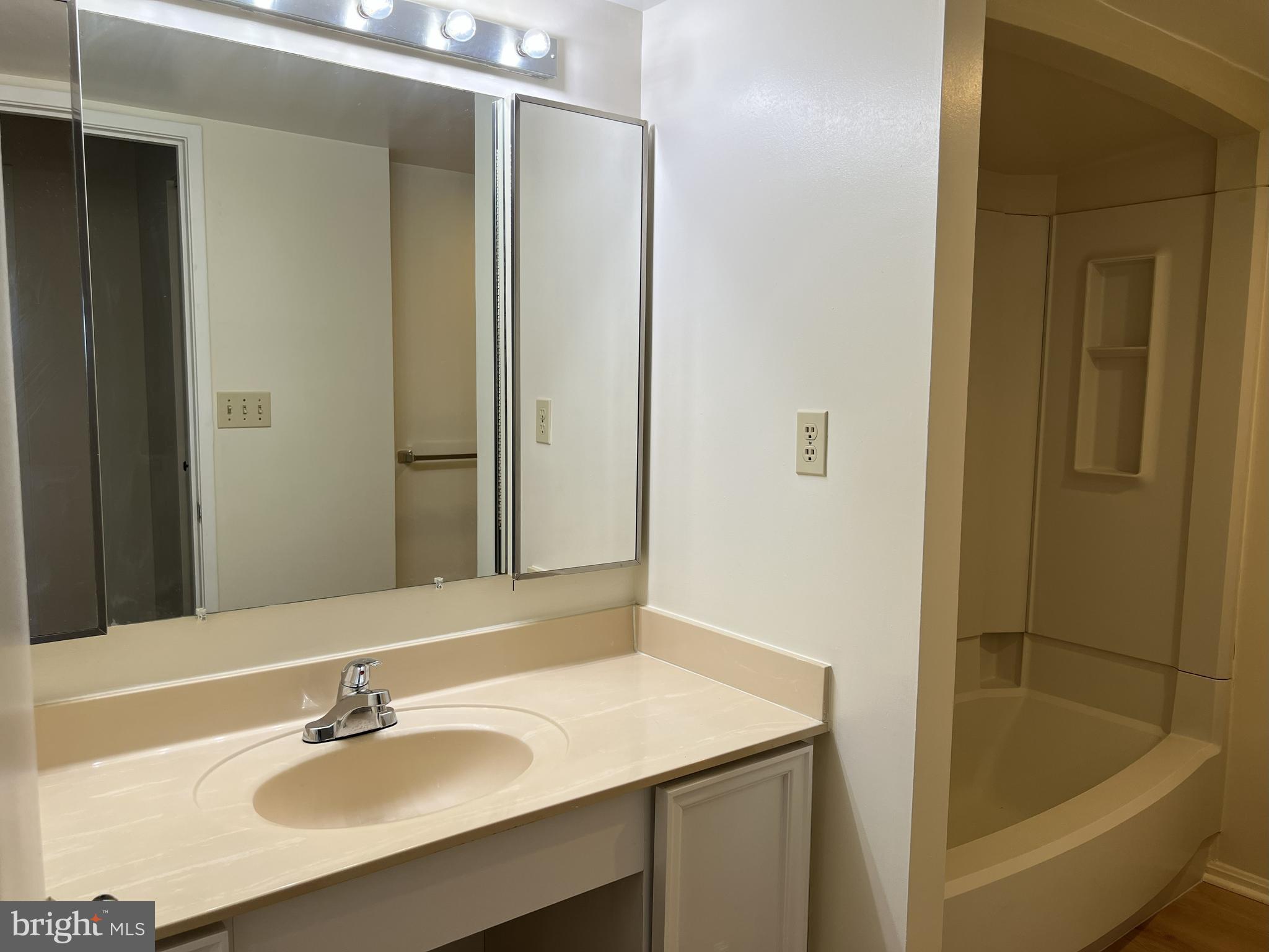 LEISURE WORLD - Residential Lease