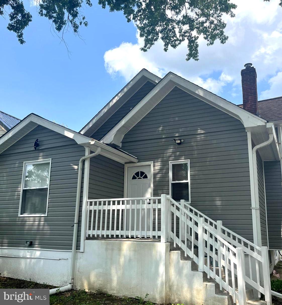 109 E 40TH STREET