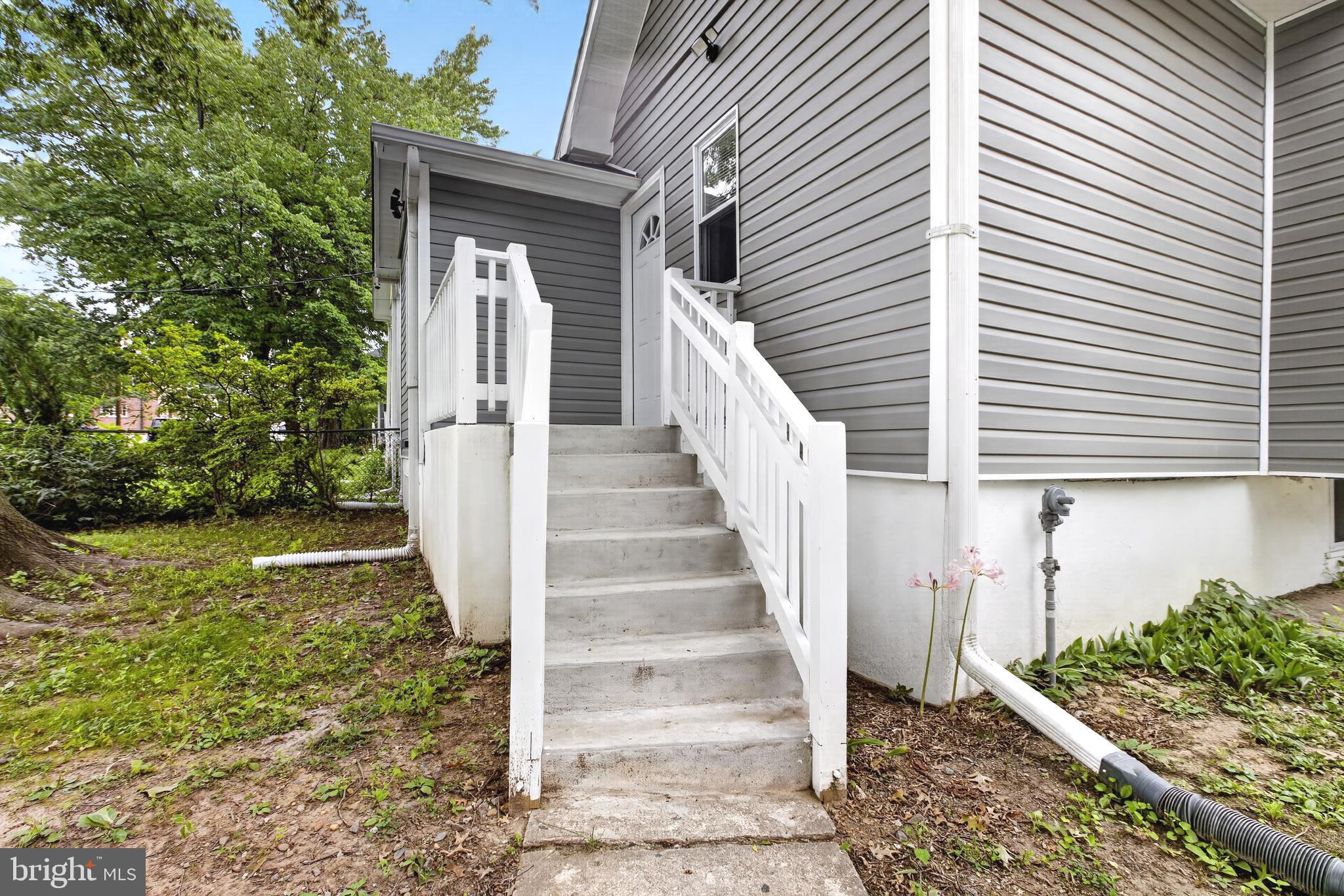 109 E 40TH STREET