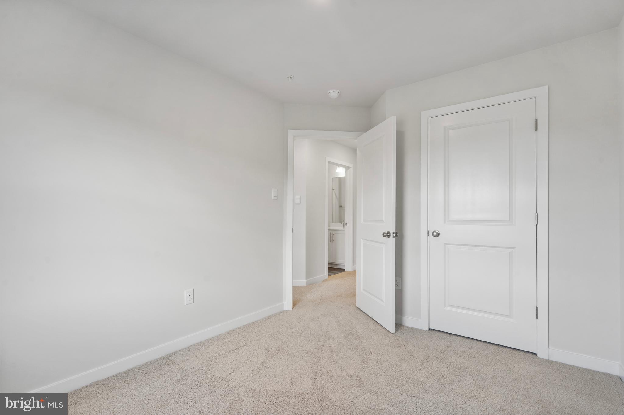 SPRING HILLS - Residential Lease