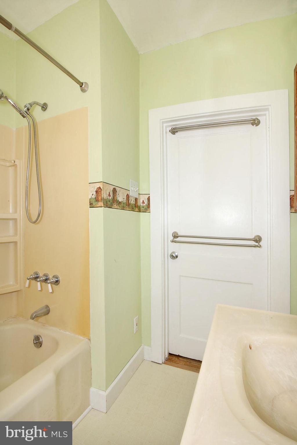 ANTHRACITE VILLAGE - Residential