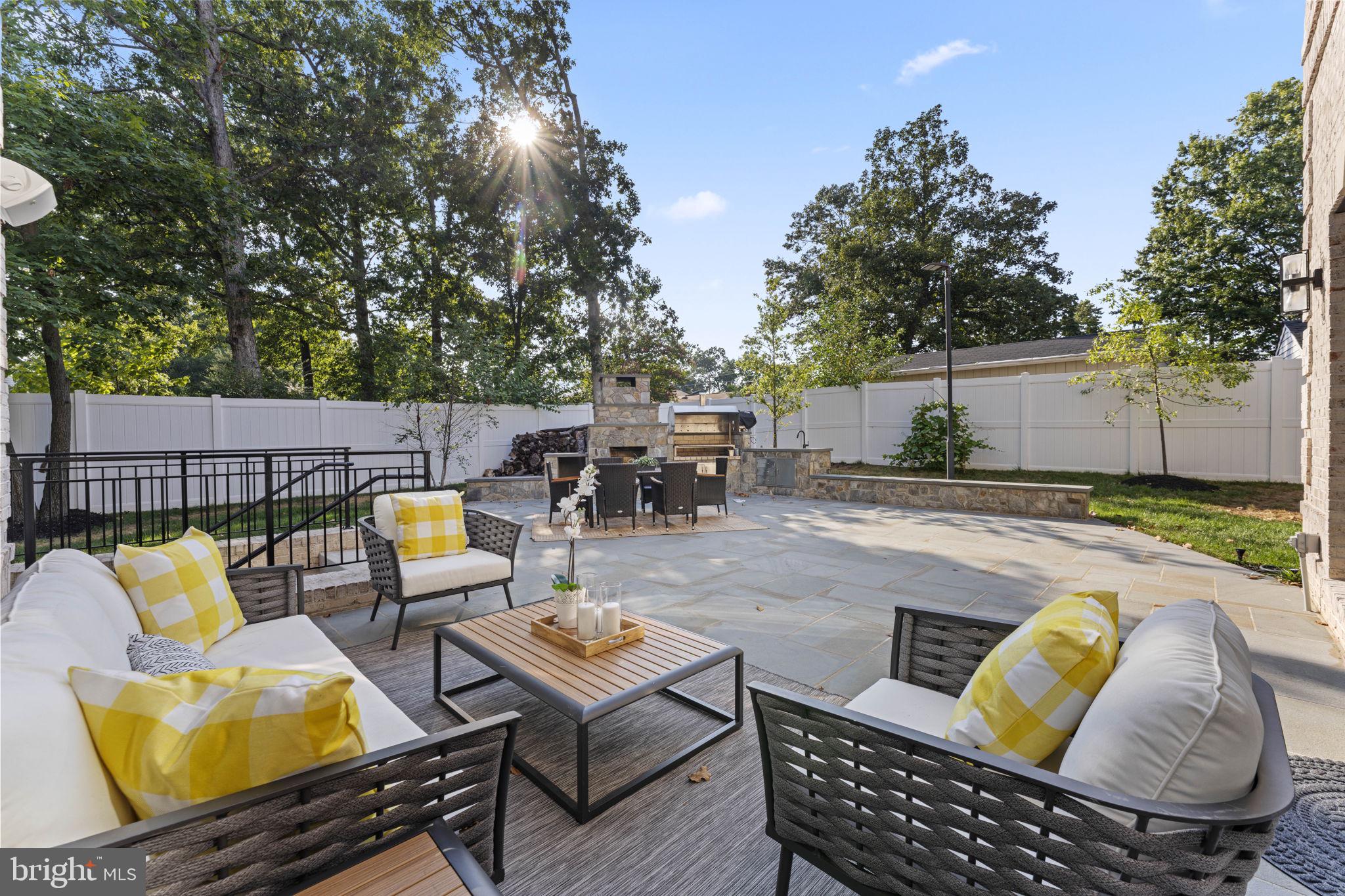 CHALET WOODS - Residential