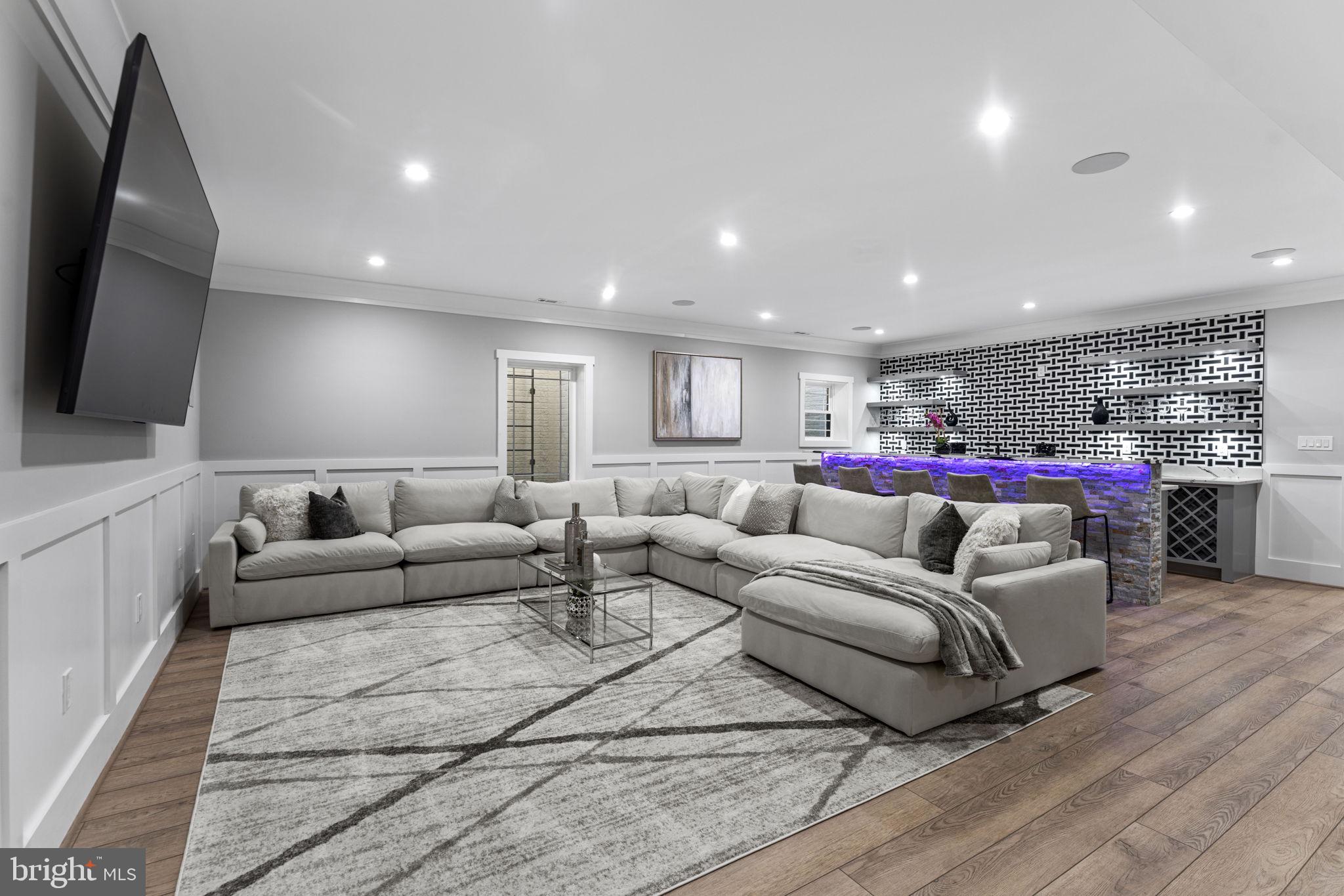 CHALET WOODS - Residential