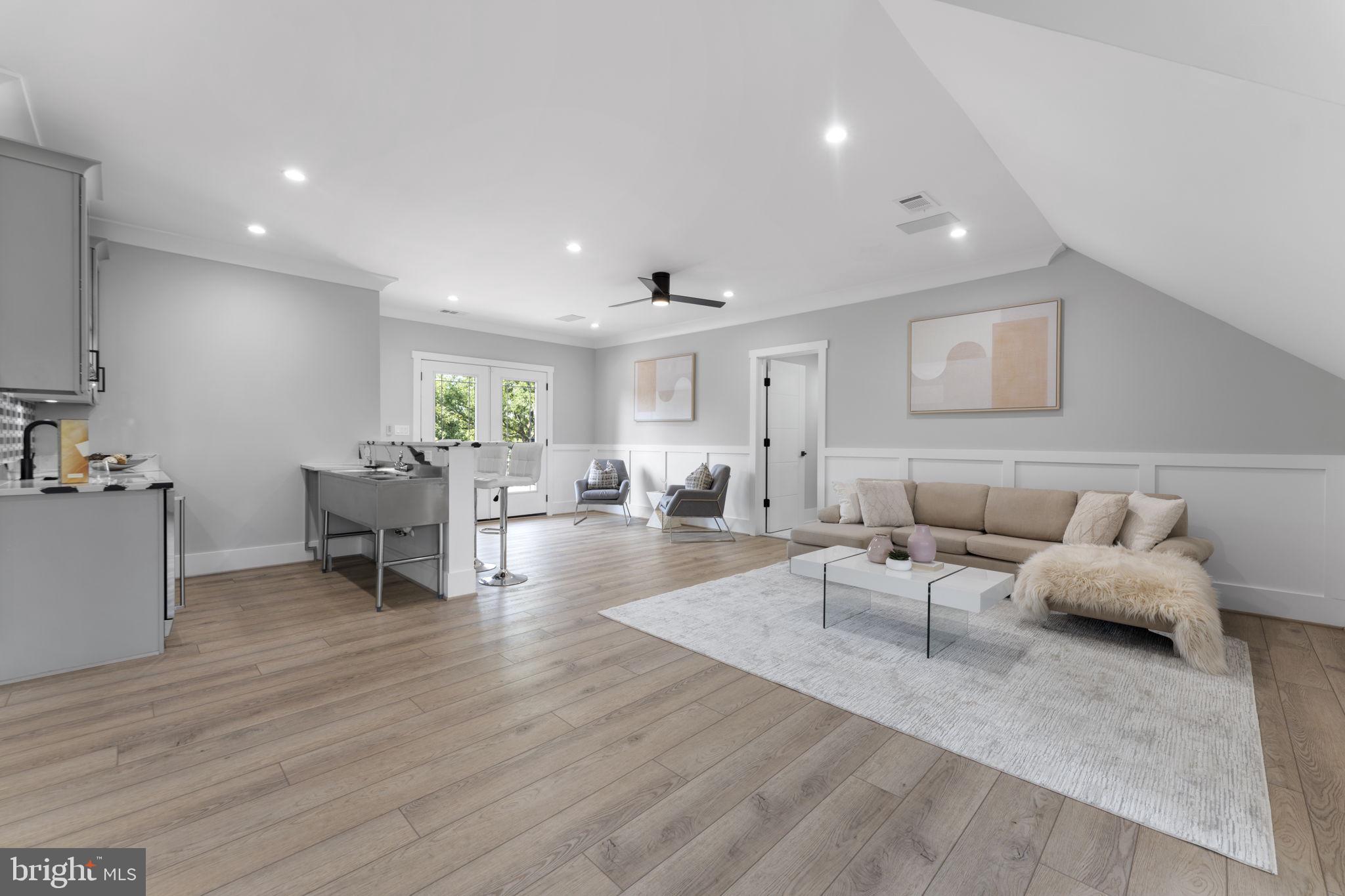 CHALET WOODS - Residential