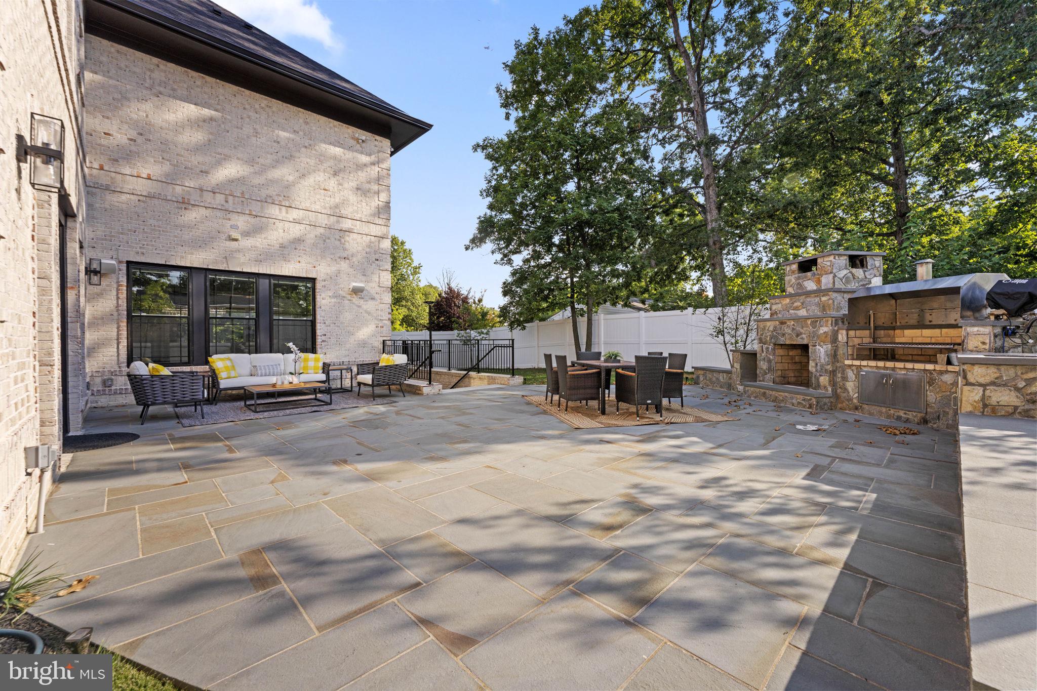 CHALET WOODS - Residential