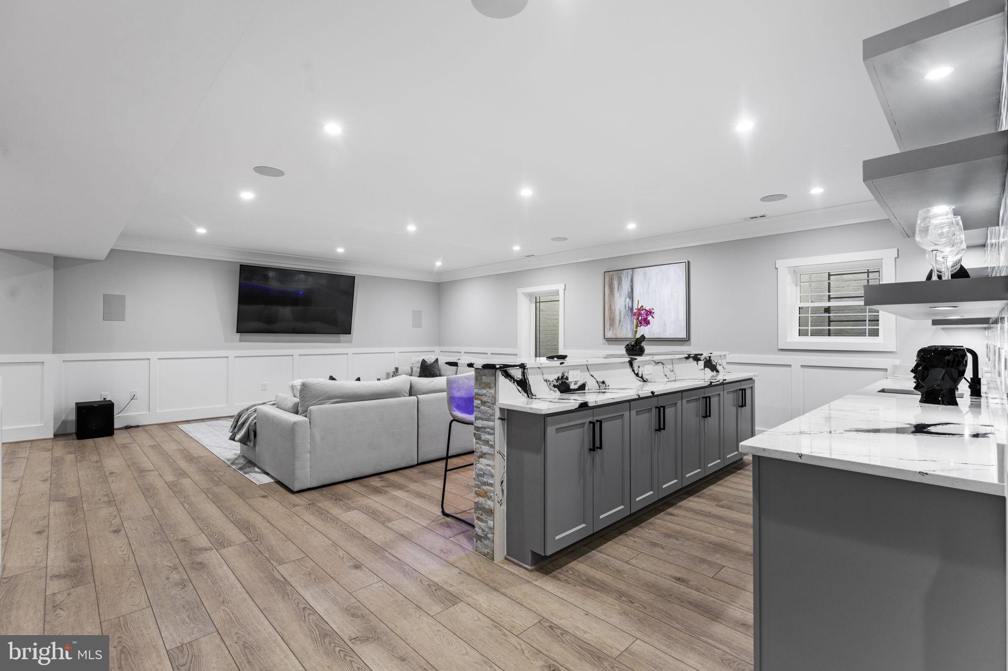 CHALET WOODS - Residential