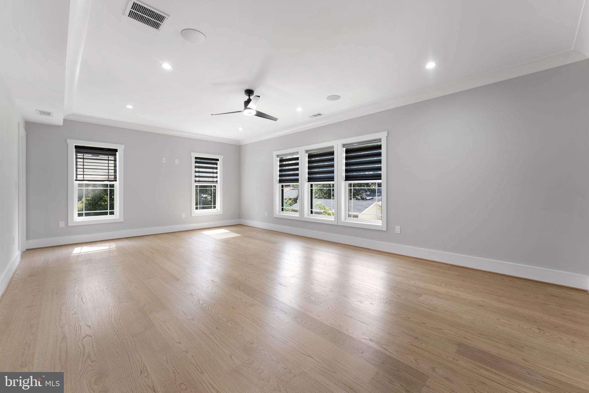 CHALET WOODS - Residential