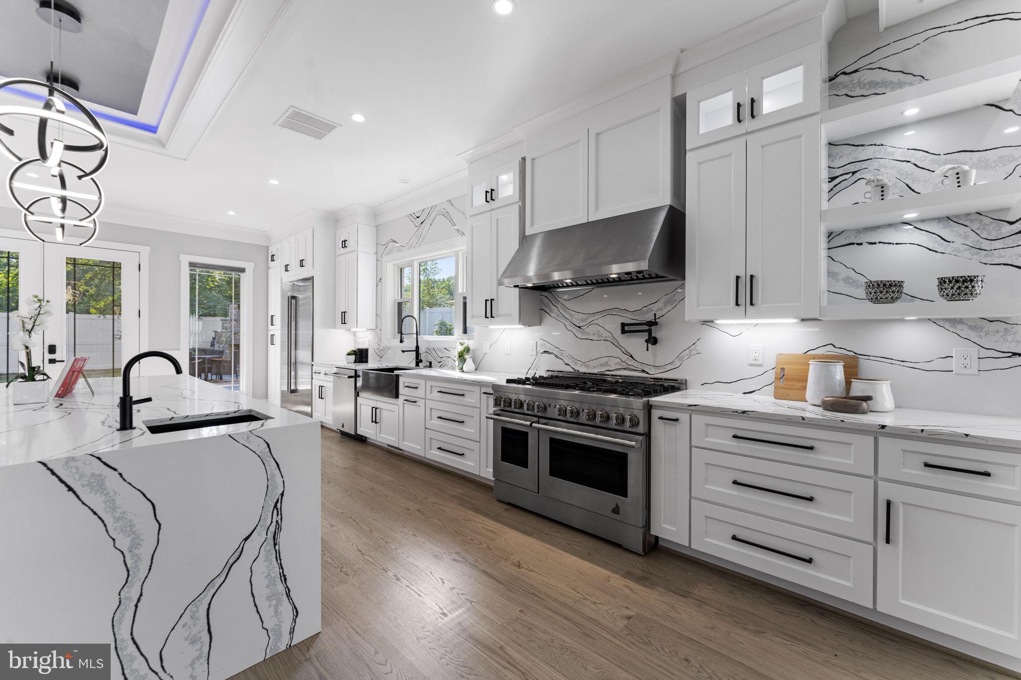 CHALET WOODS - Residential