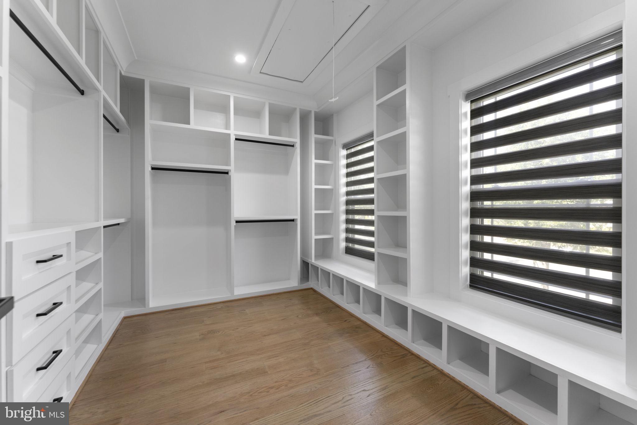 CHALET WOODS - Residential