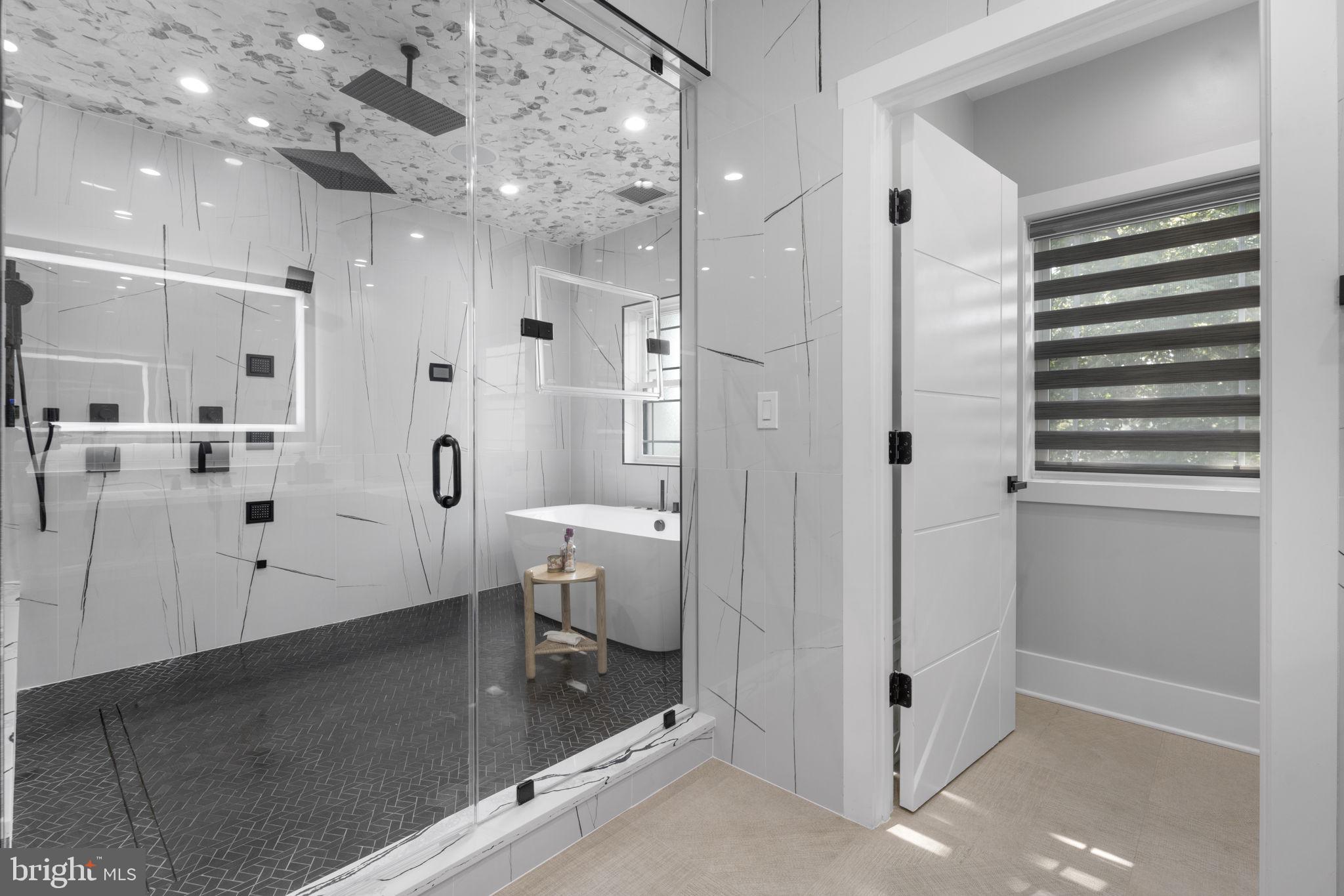 CHALET WOODS - Residential