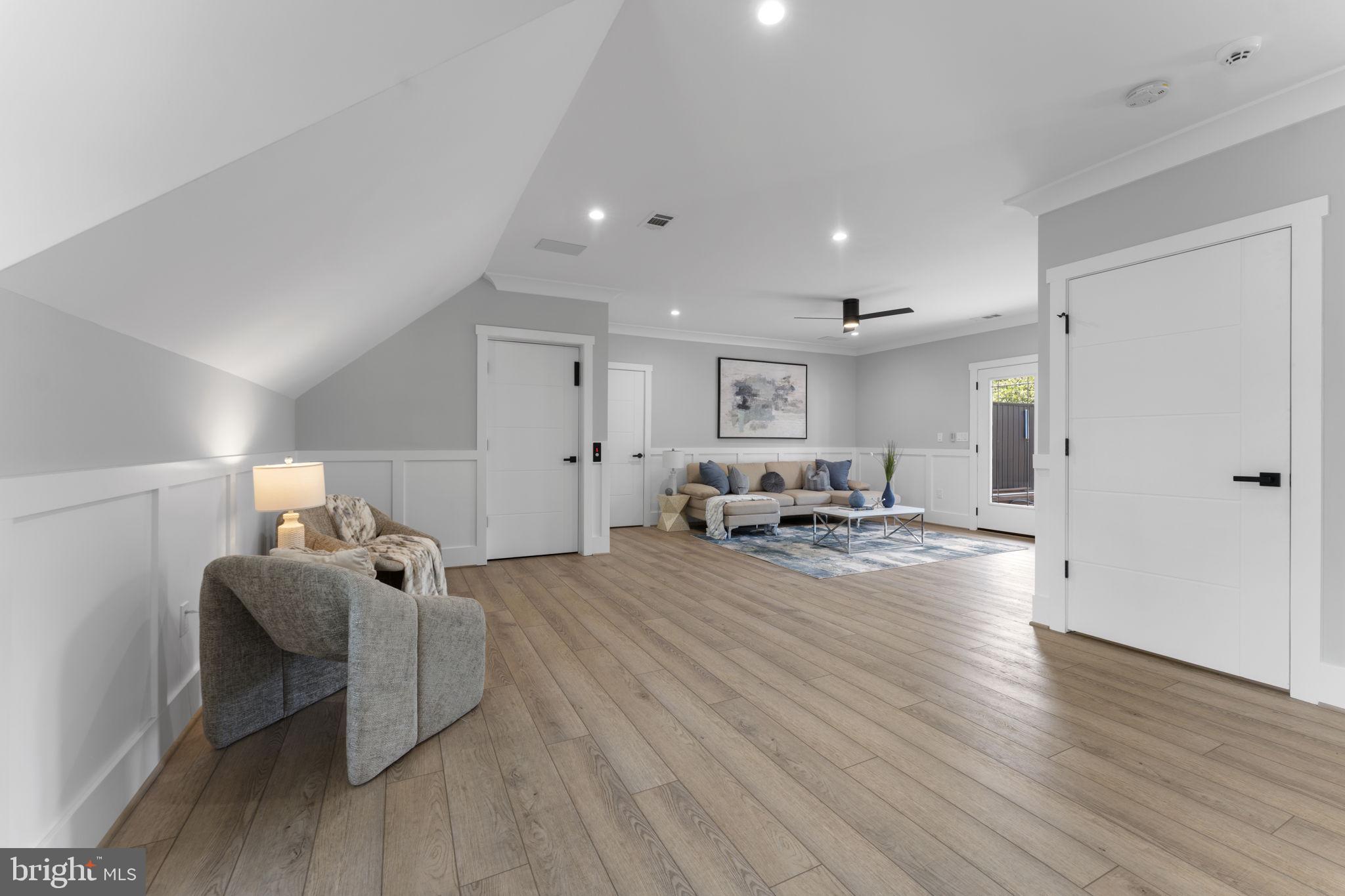 CHALET WOODS - Residential