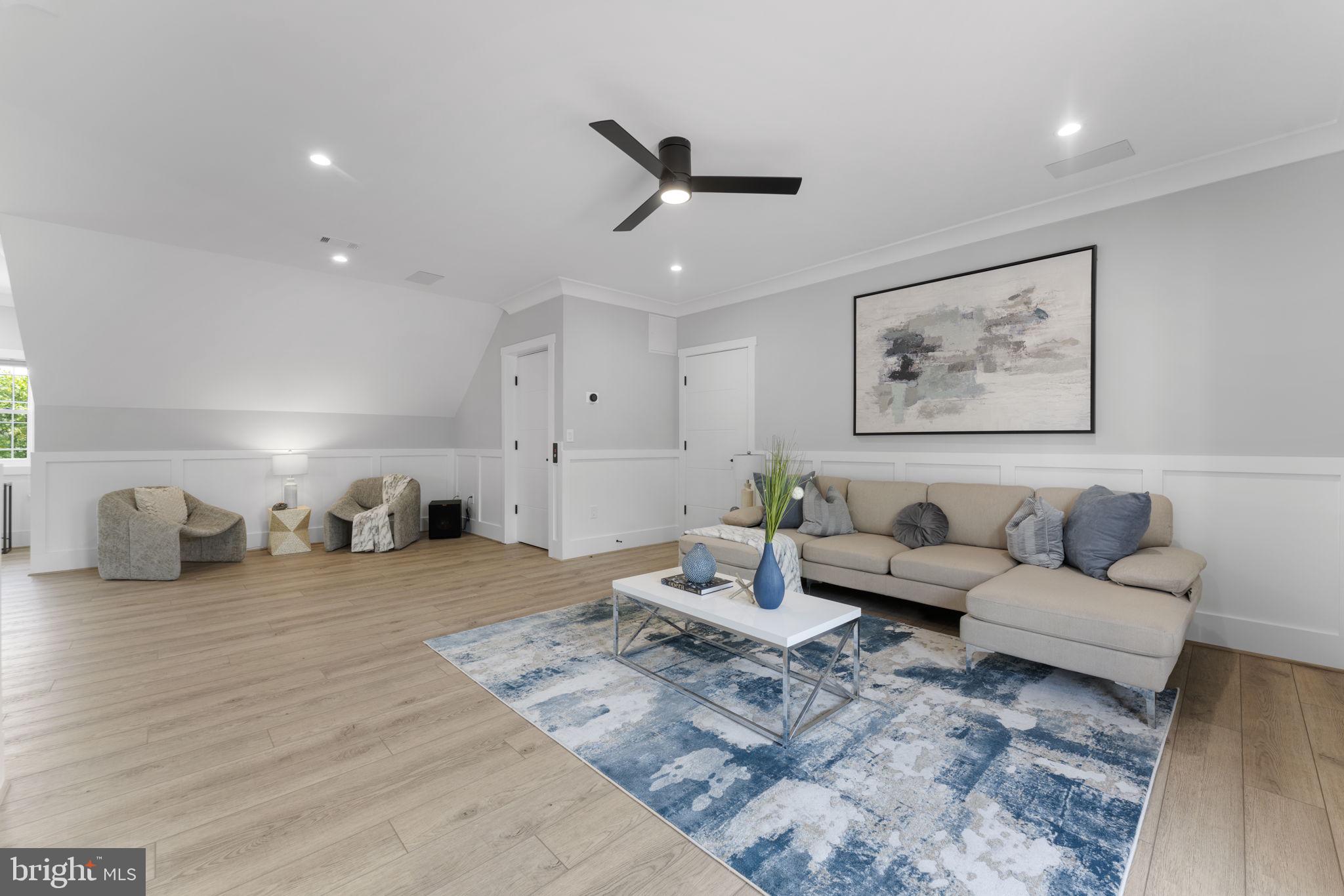 CHALET WOODS - Residential