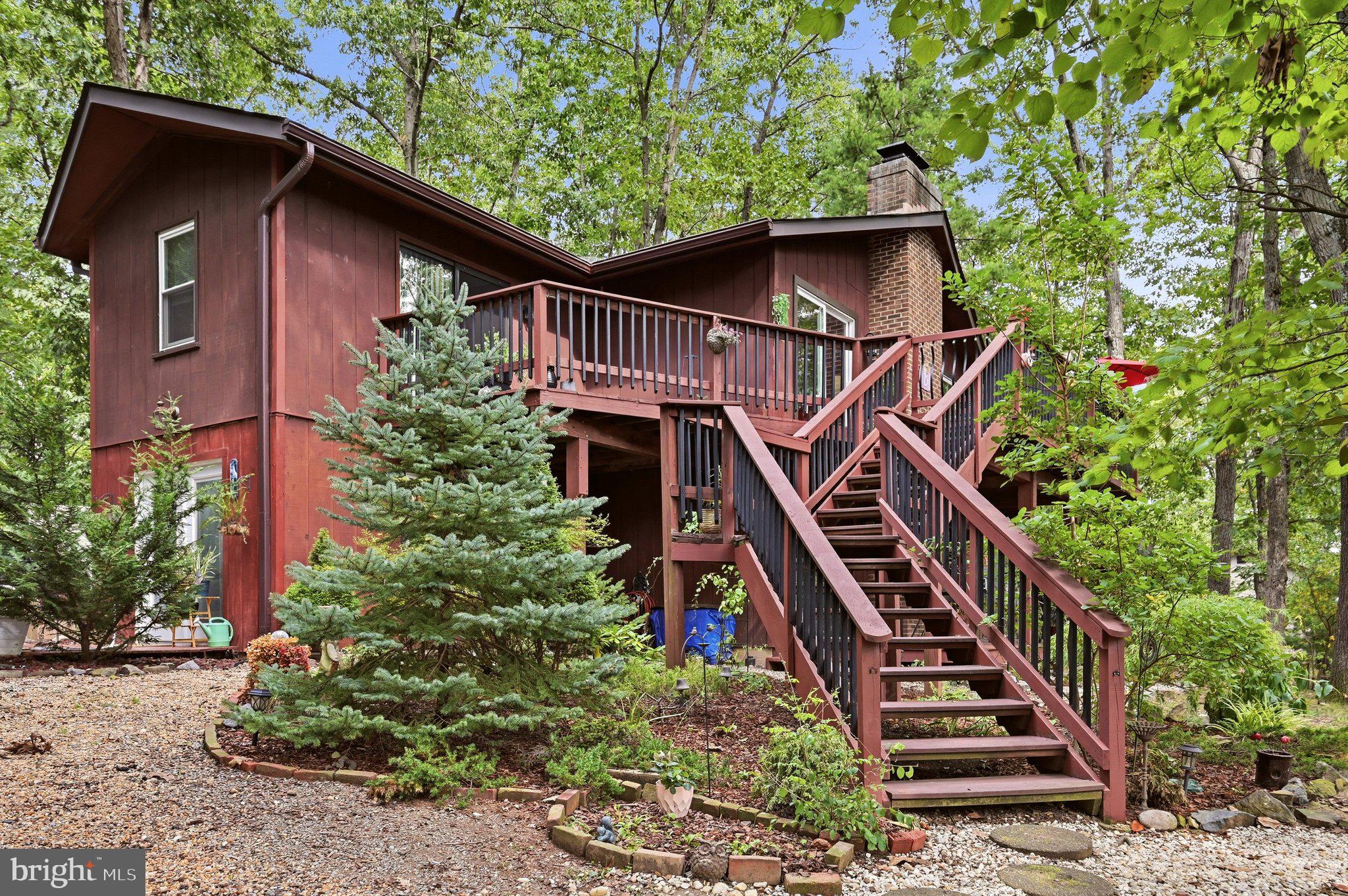 216 SUNSET CIRCLE