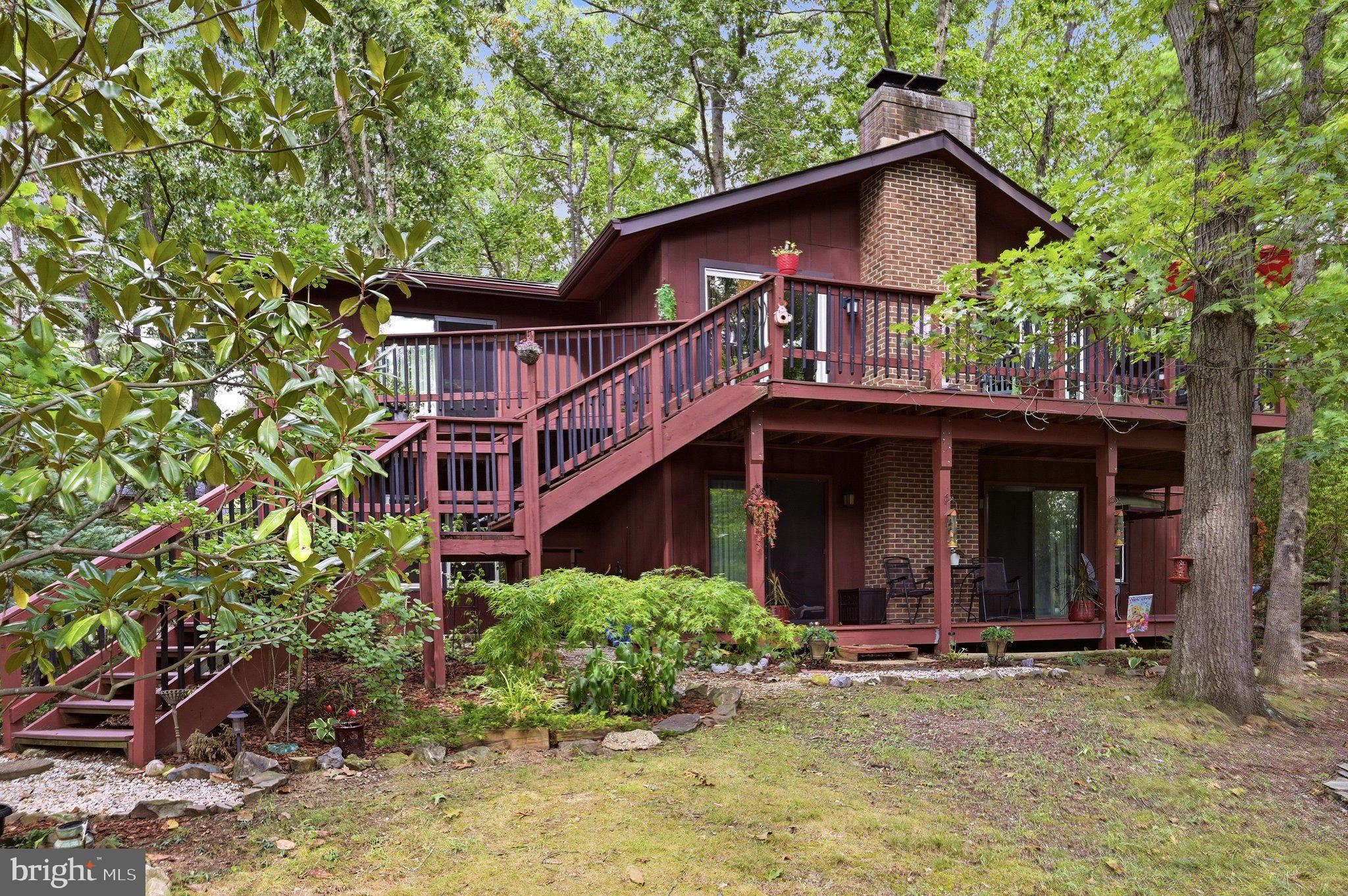 216 SUNSET CIRCLE