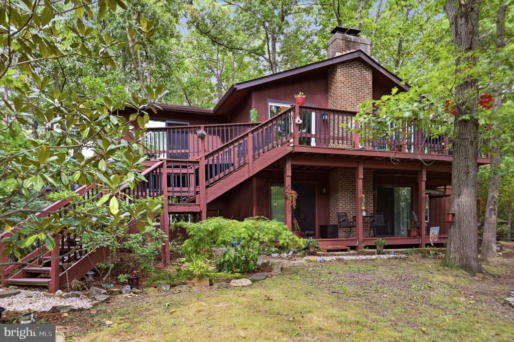 Photo of 216 Sunset Circle, CROSS JUNCTION, VA 22625 (MLS # VAFV2044496)