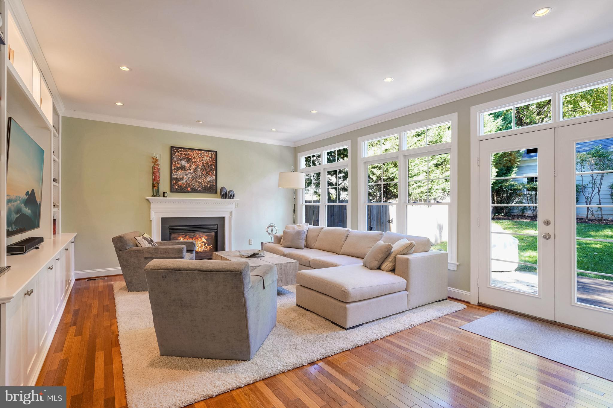 WOODSIDE - Residential