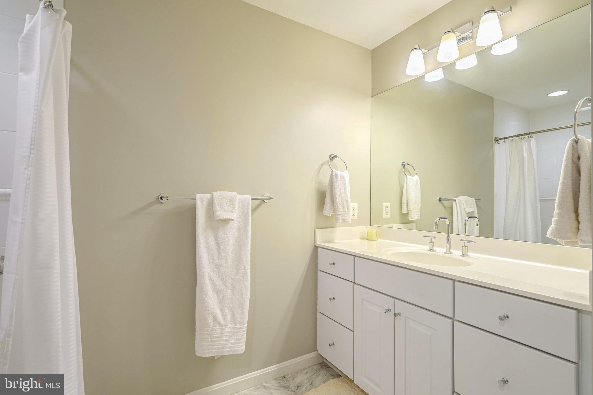 WOODSIDE - Residential