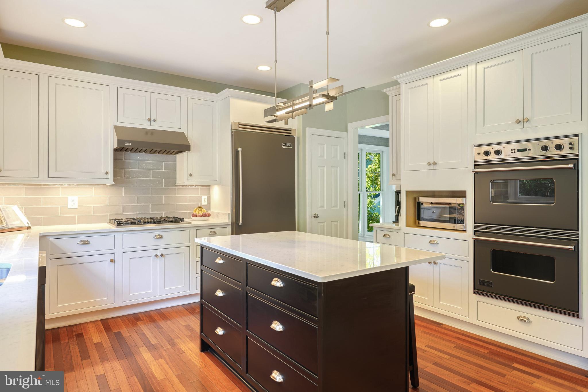 WOODSIDE - Residential