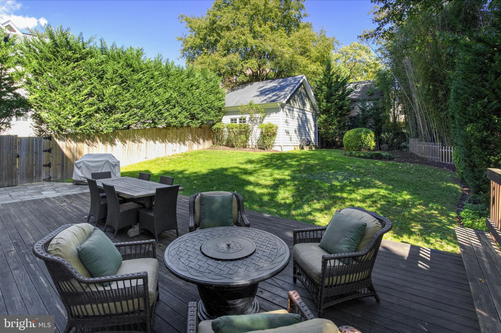 WOODSIDE - Residential