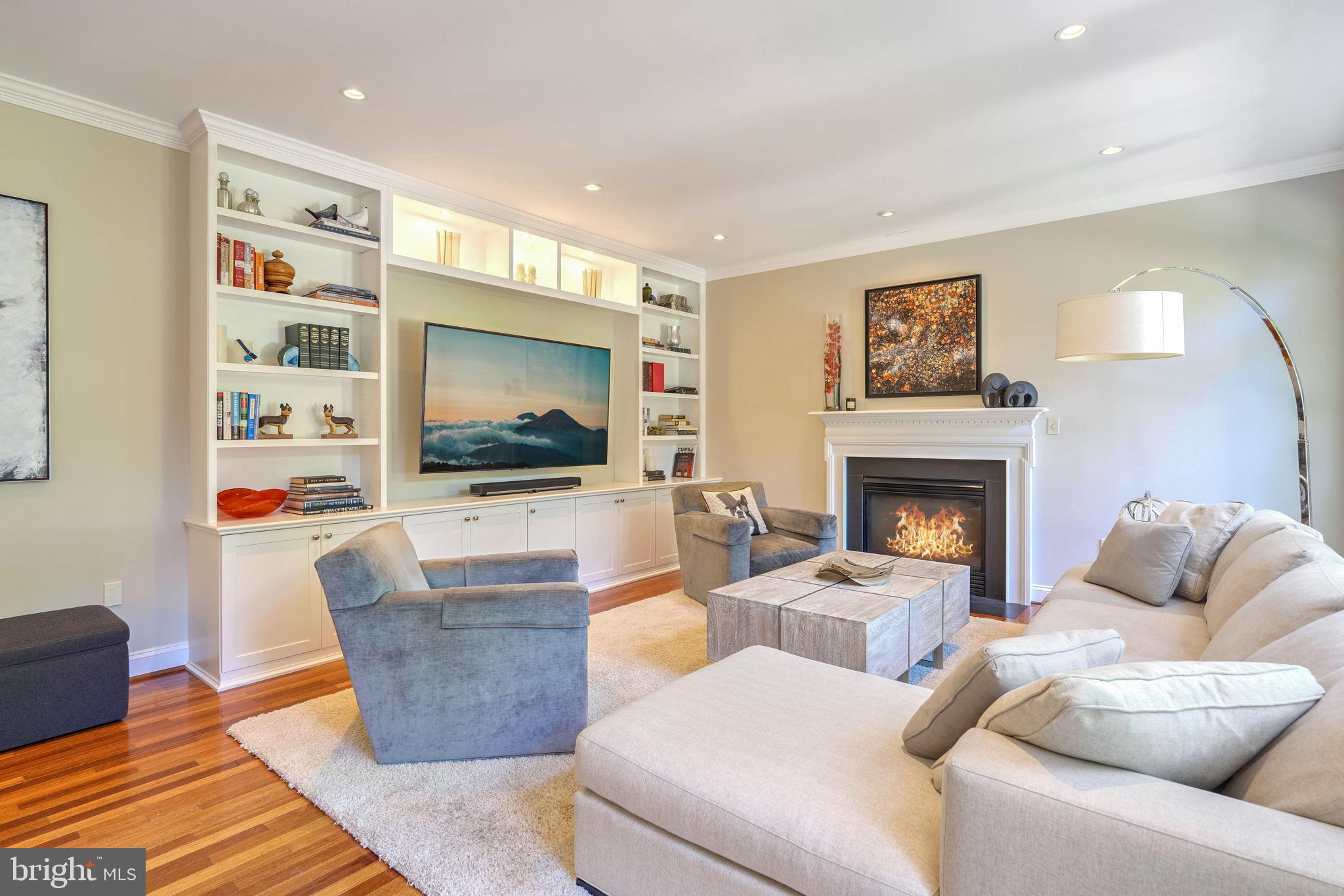 WOODSIDE - Residential