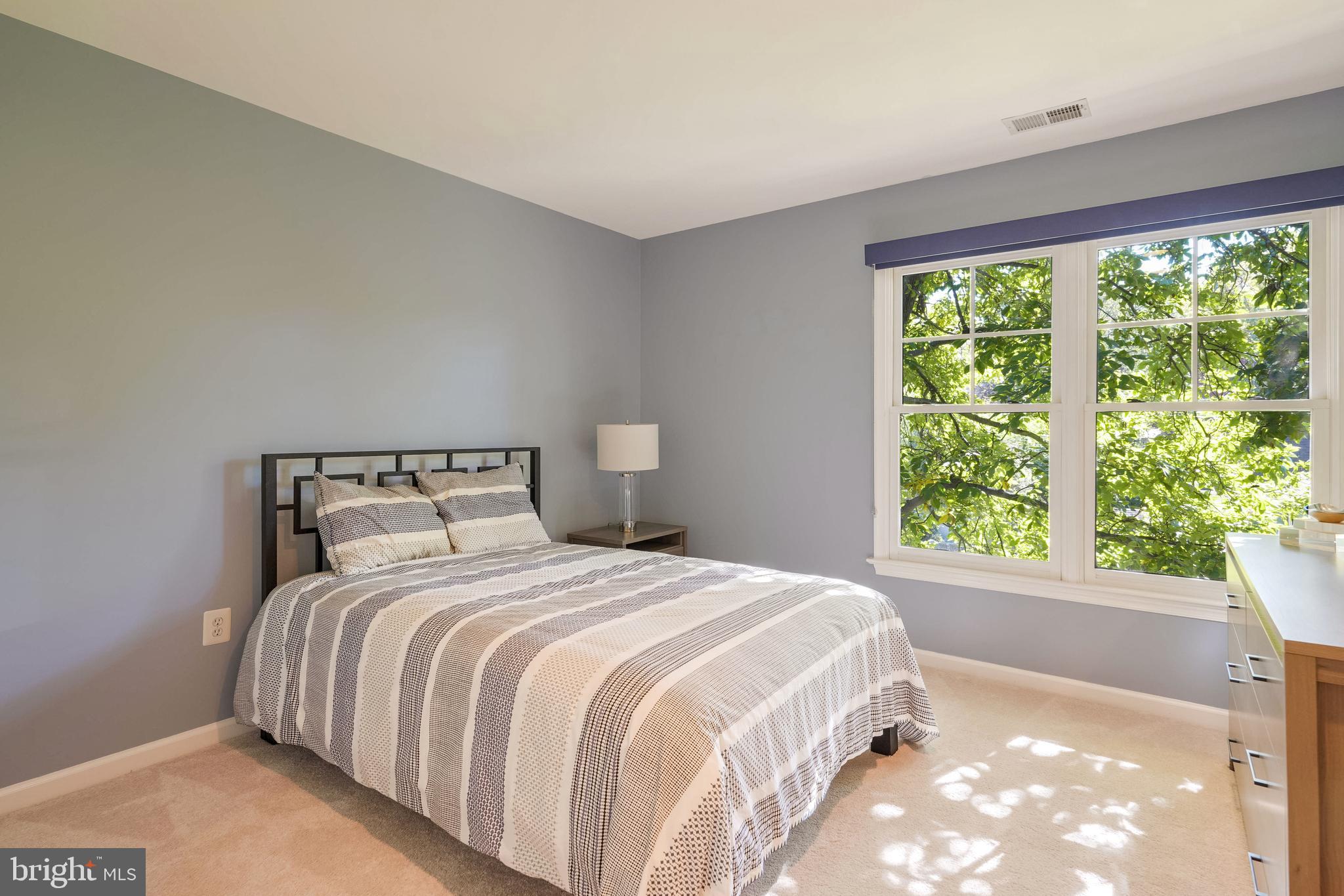 WOODSIDE - Residential