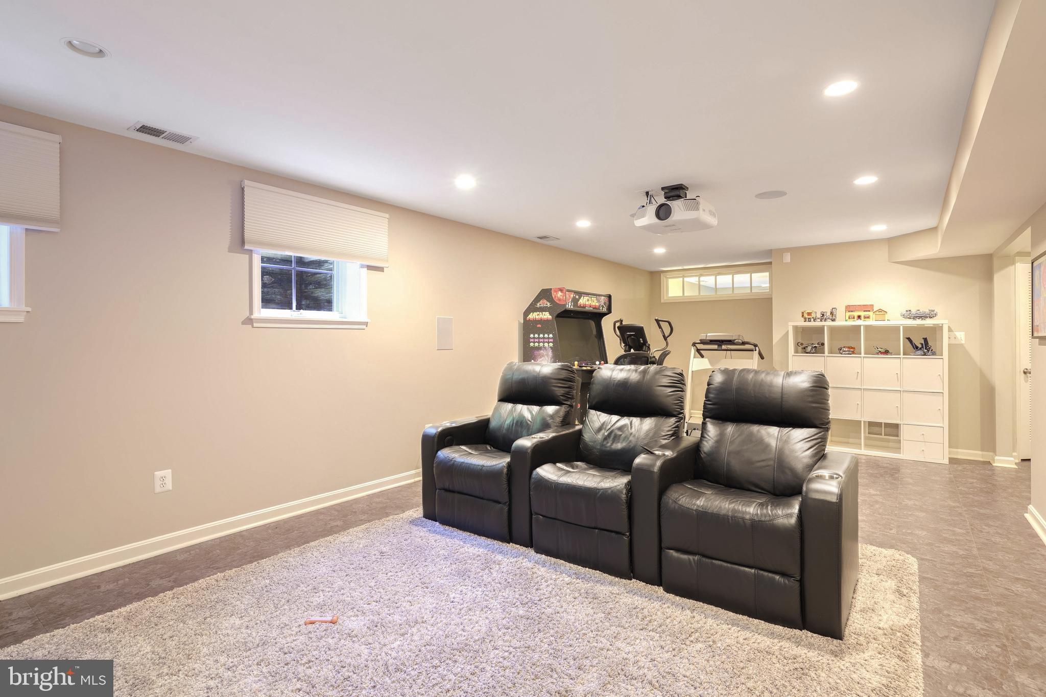 WOODSIDE - Residential